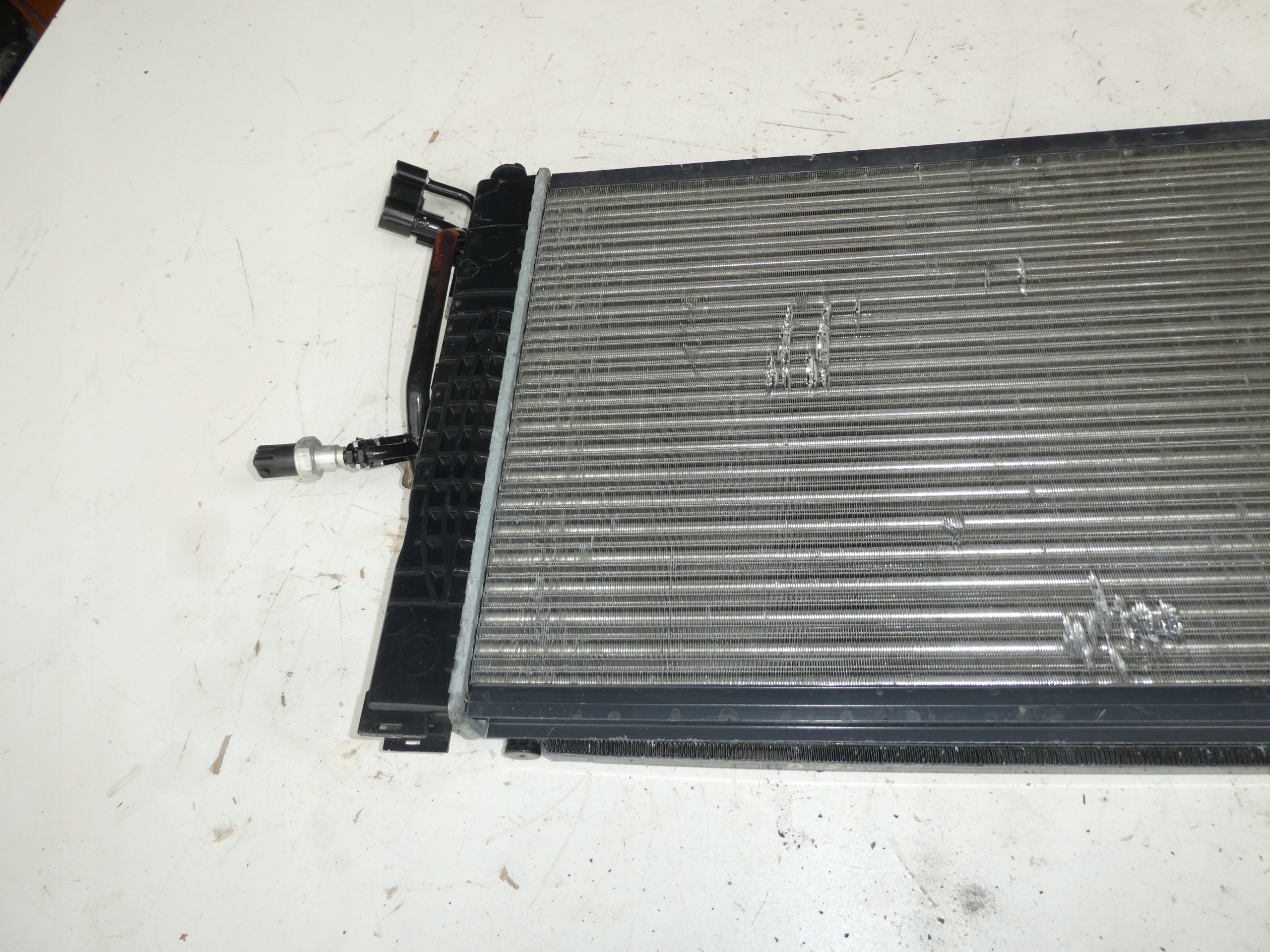 KOMPLET CHLODNIC PASSAT B5 8D0260401G