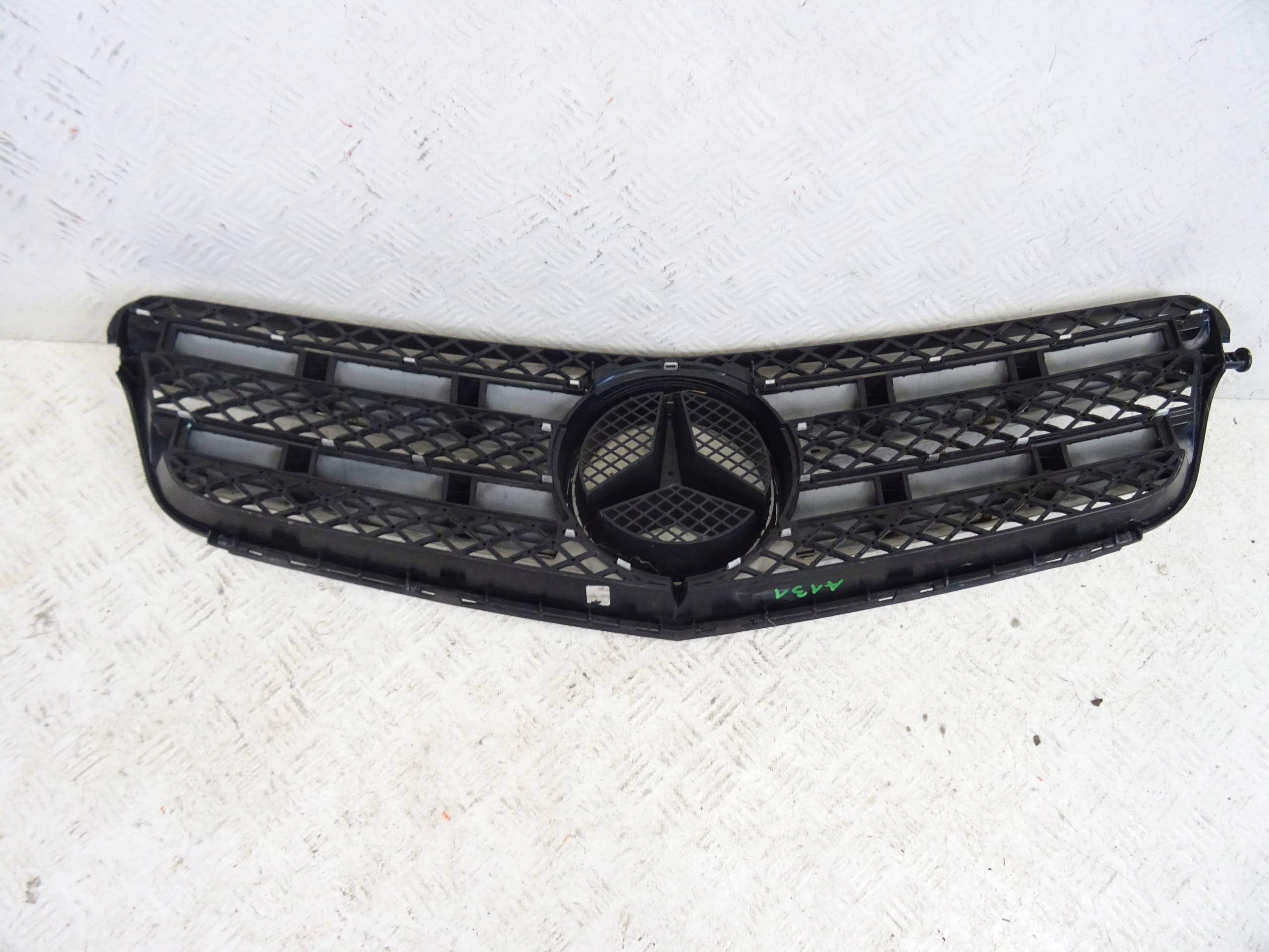 MERCEDES C-class 204 COUPE AMG grill grille of a bumper front front