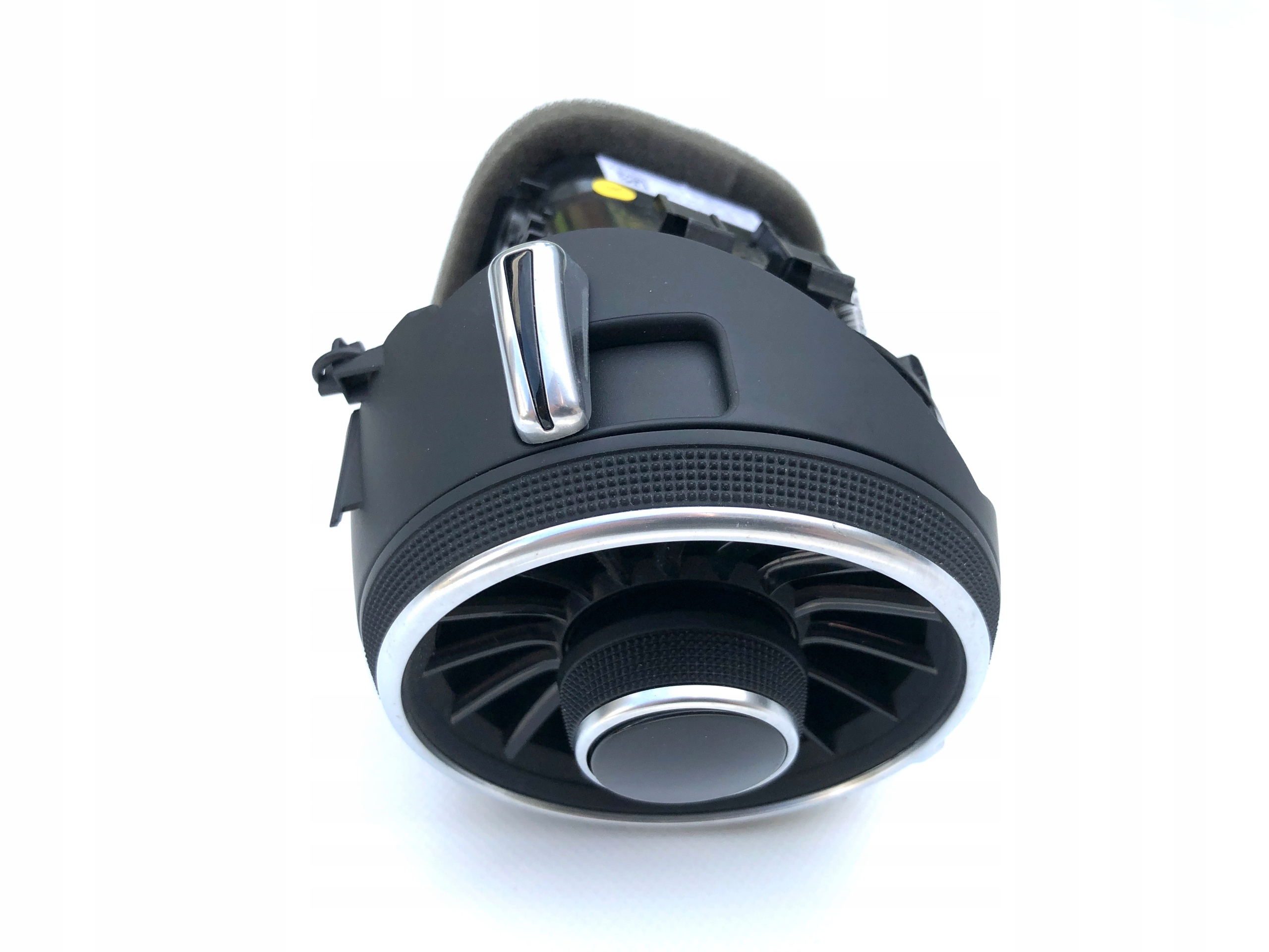 Вентиляционная решетка 8S1820951 AUDI TT TTS 8S