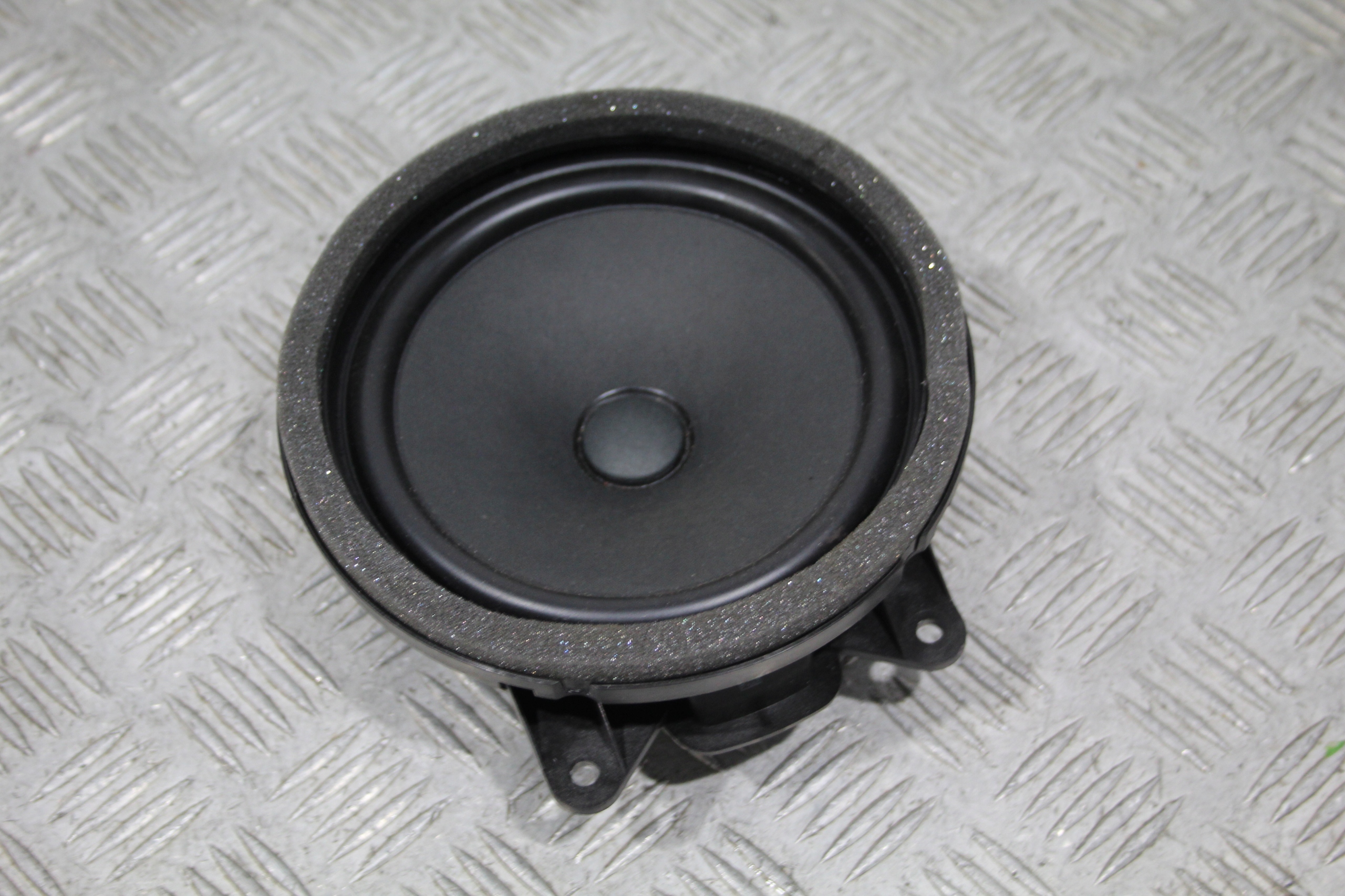 speaker VOLVO XC60 II 2 LIFT 32212429