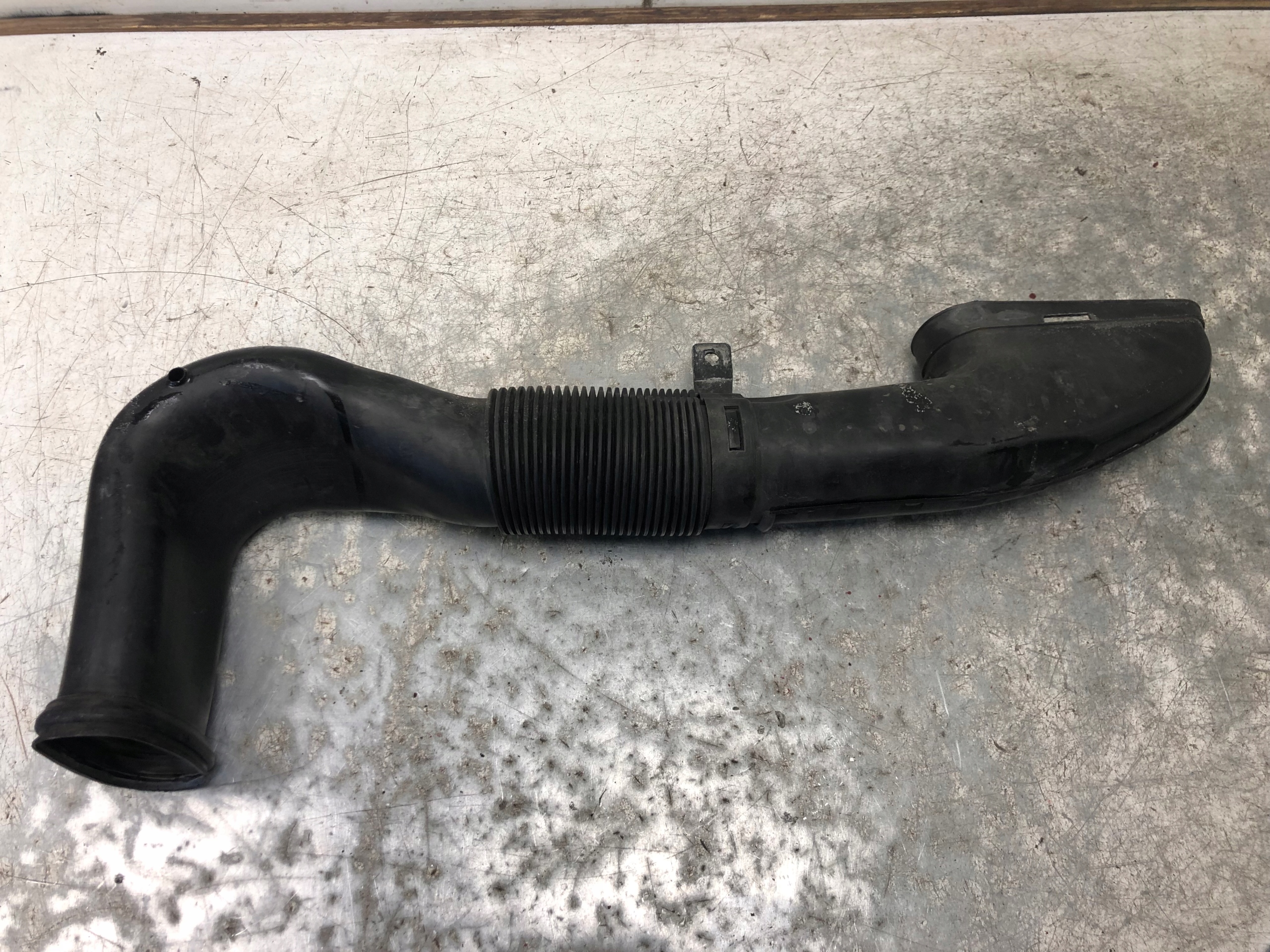 pipe air hose MERCEDES W204