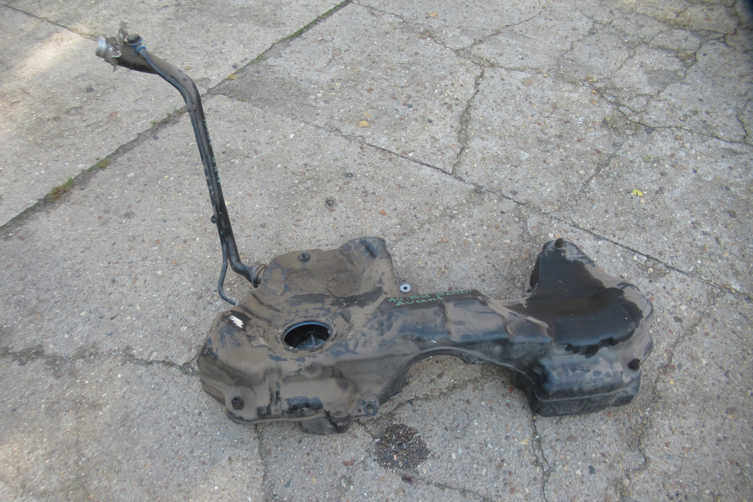 AUDI A4 B9 3.0TDI AVANT tank kraftstofftank
