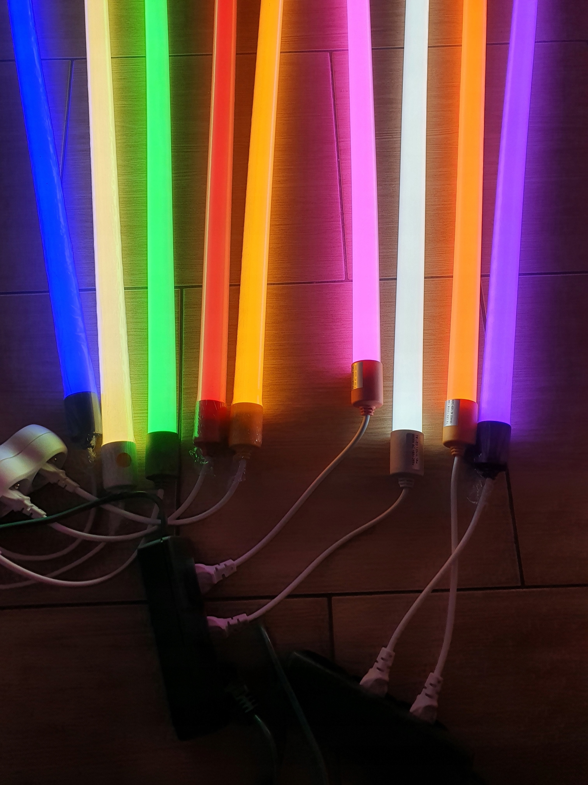 Różowa Lampa Świetlówka LED 18W 120cm 230V Źródło światła LED