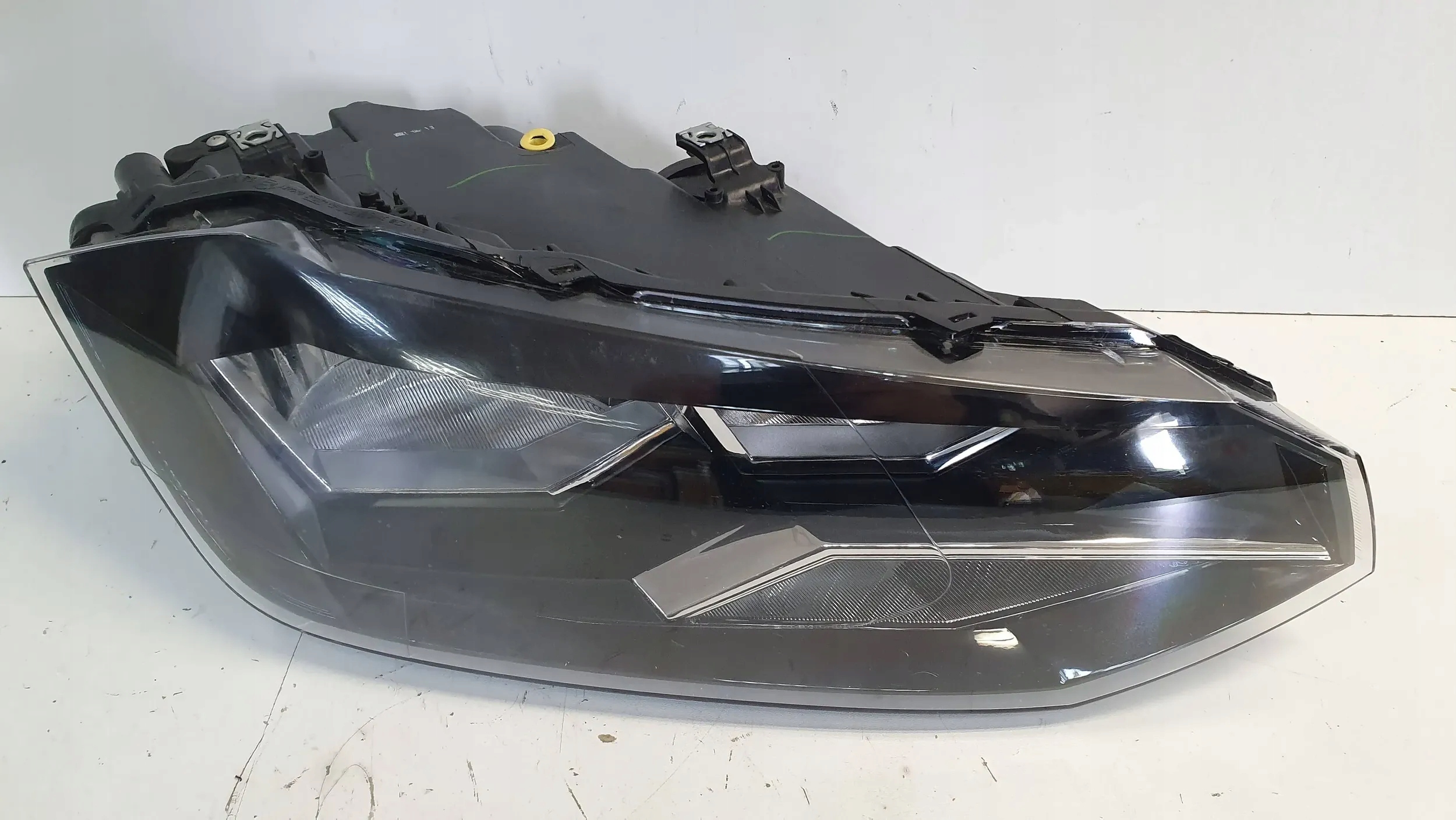 light front right Vw Polo 2G 17- TYC