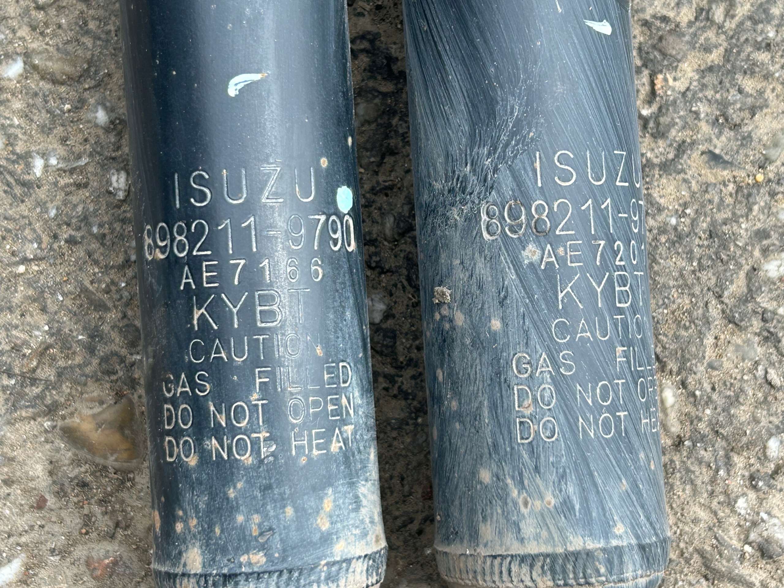ISUZU D-MAX II Stoßdämpfer heck