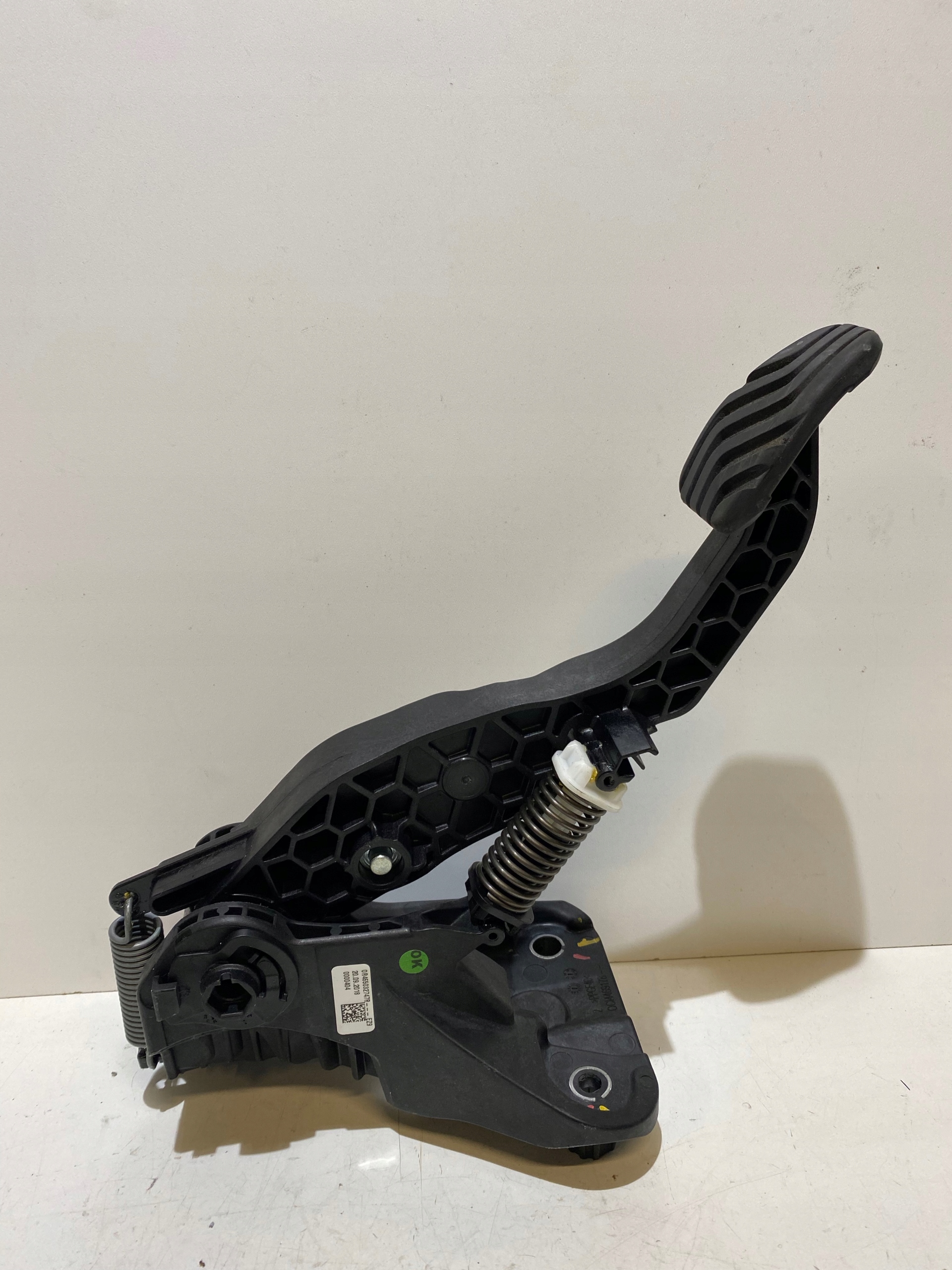 RENAULT CLIO V PEDAŁ SPRZĘGŁO 465032747R Producent części Renault OE