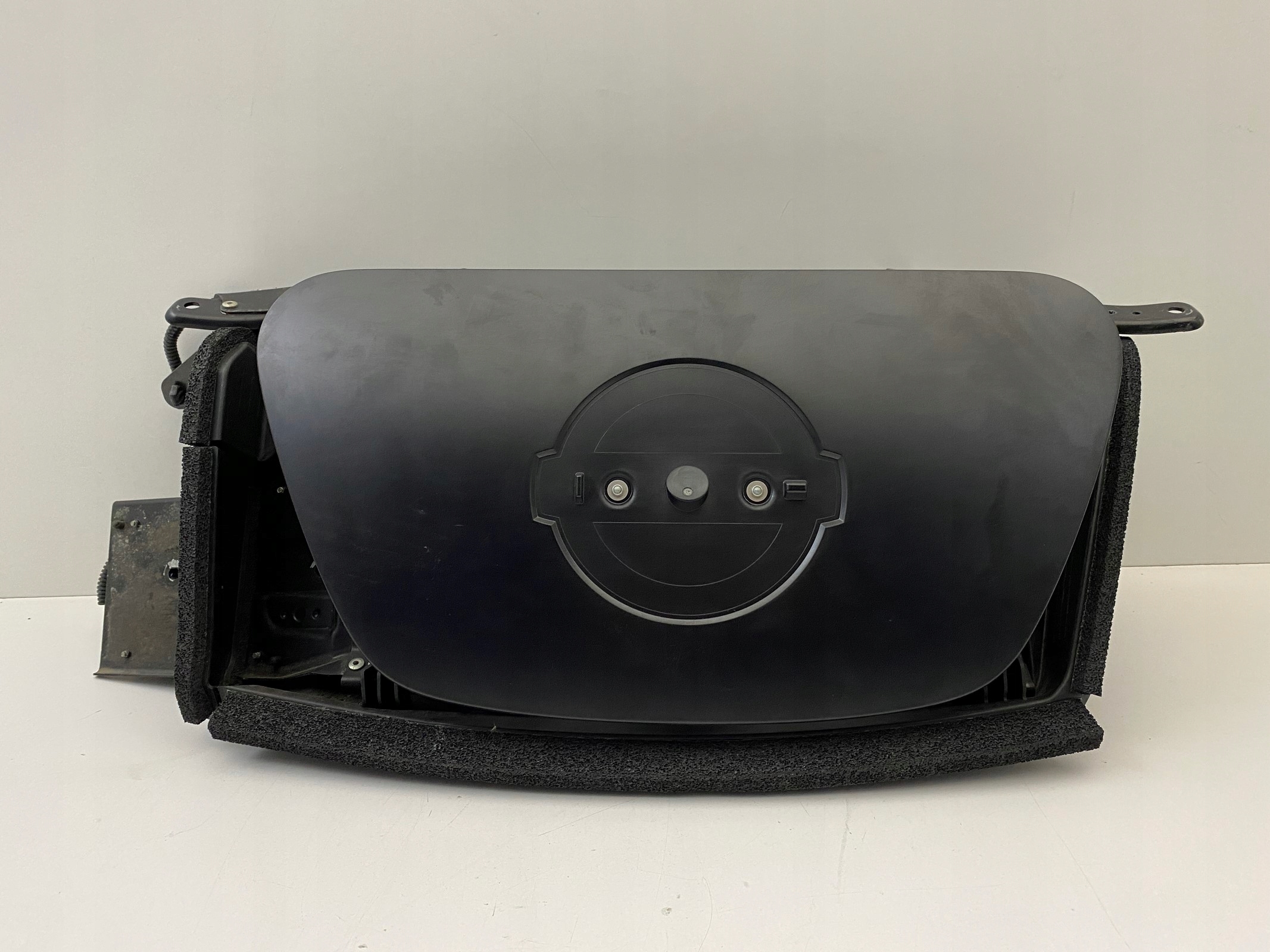 (946-4)65701 3NL5B - NISSAN LEAF II 2 ОТКИДНАЯ КРЫШКА СИДЕНЬЯ