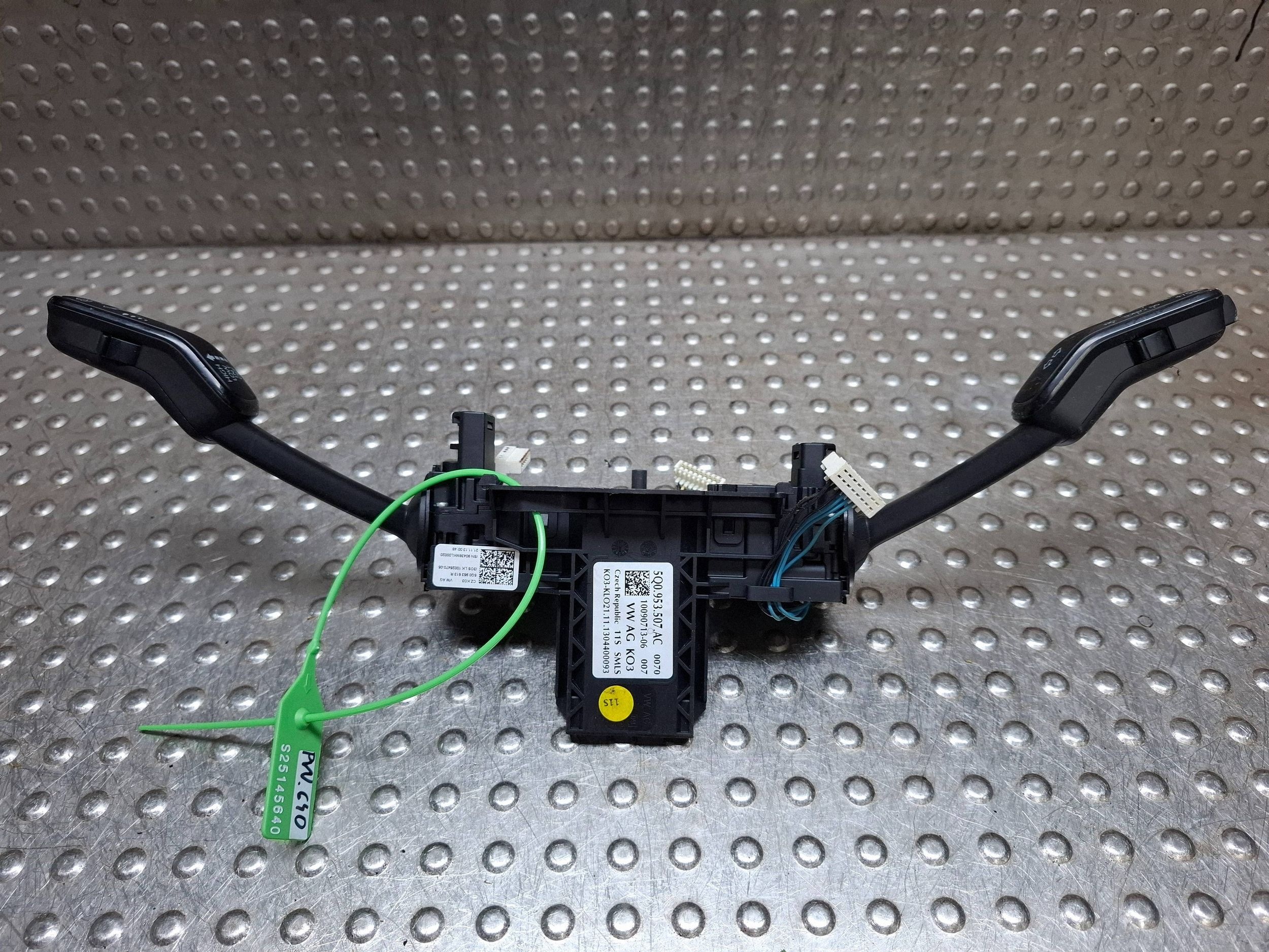 control steering wheel levers and controls 5Q0953507AC OCTAVIA III LEON III GOLF VII