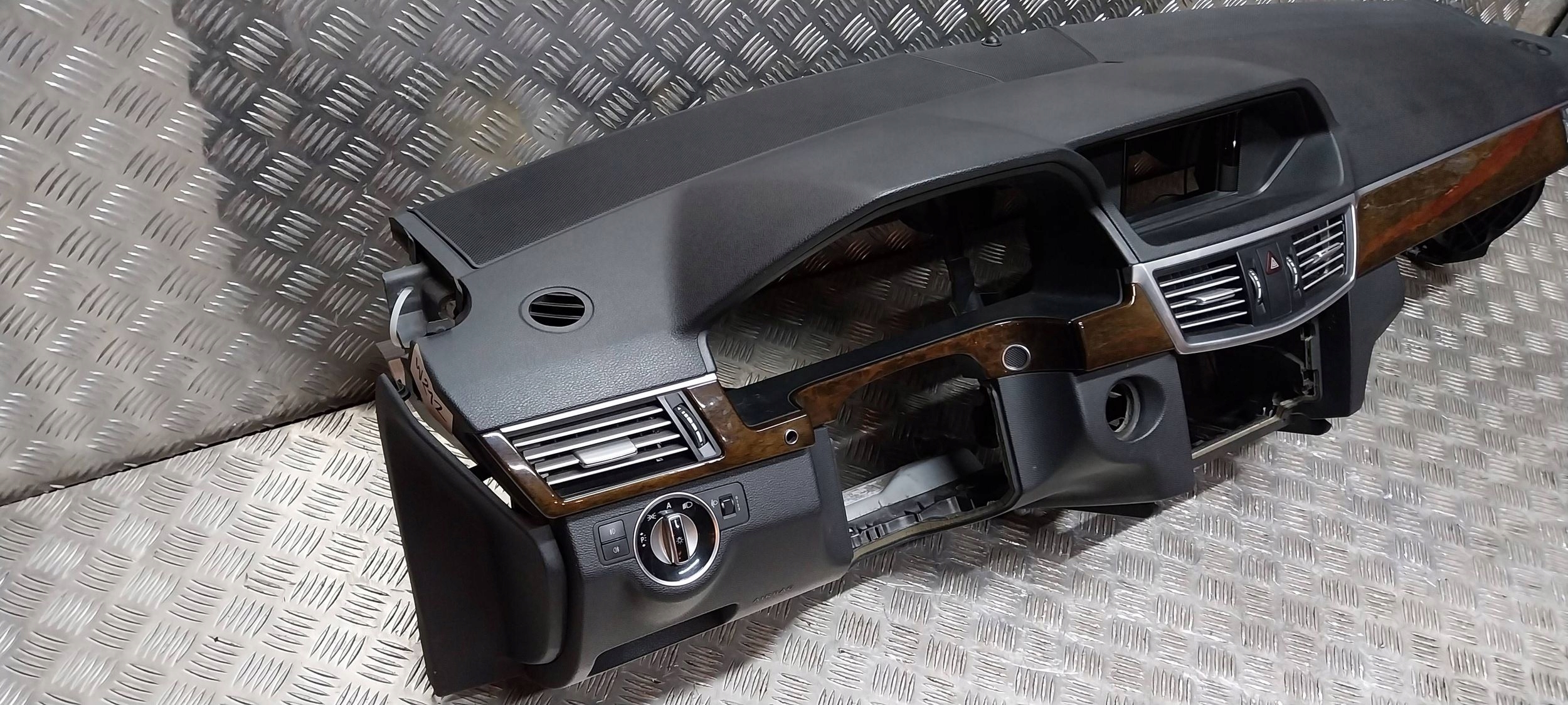 console dashboard instrument panel MERCEDES E-KLASA W212 09