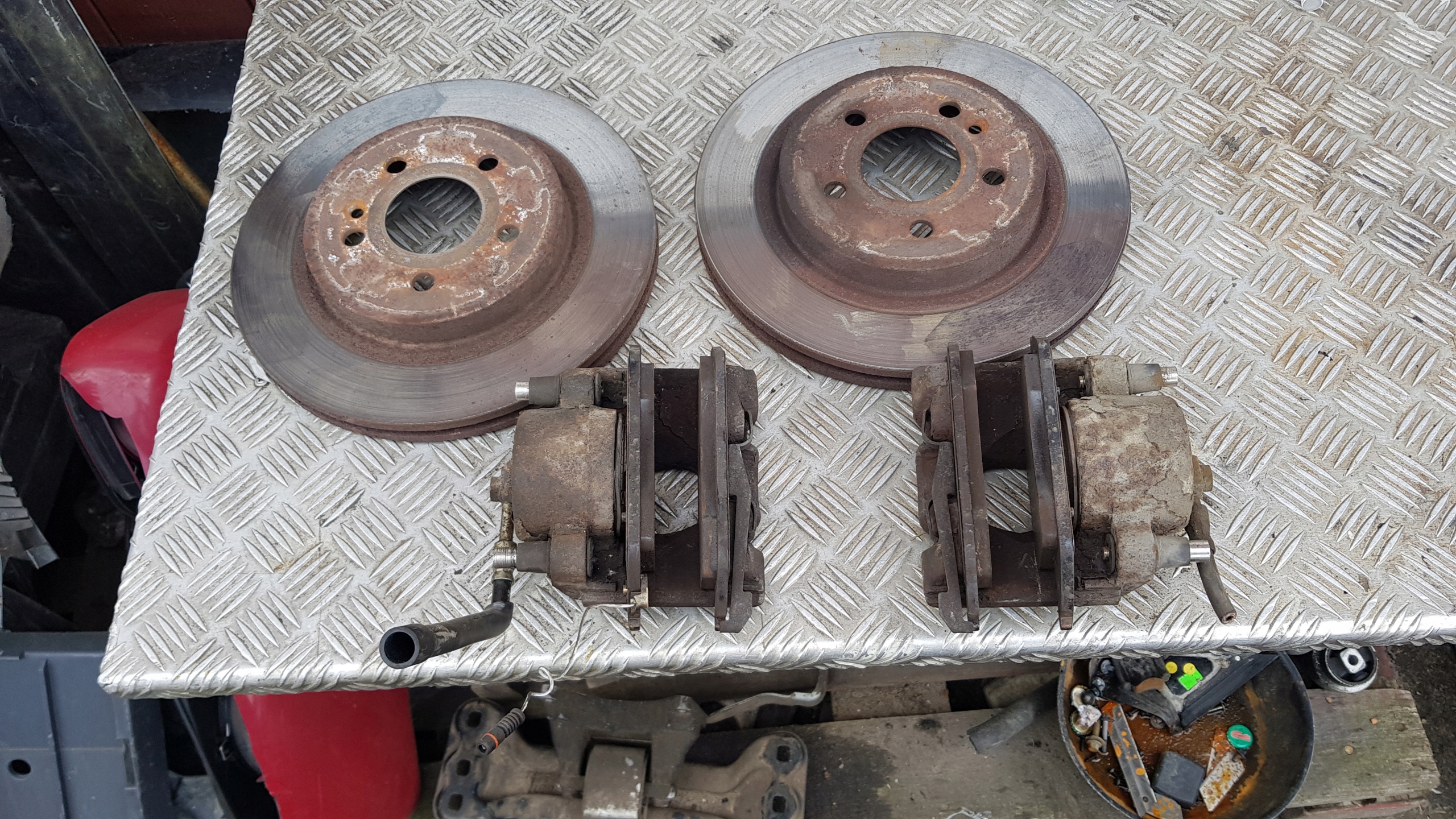MERCEDES W163 ML 2.7 CDI calipers front discs KOMPLET