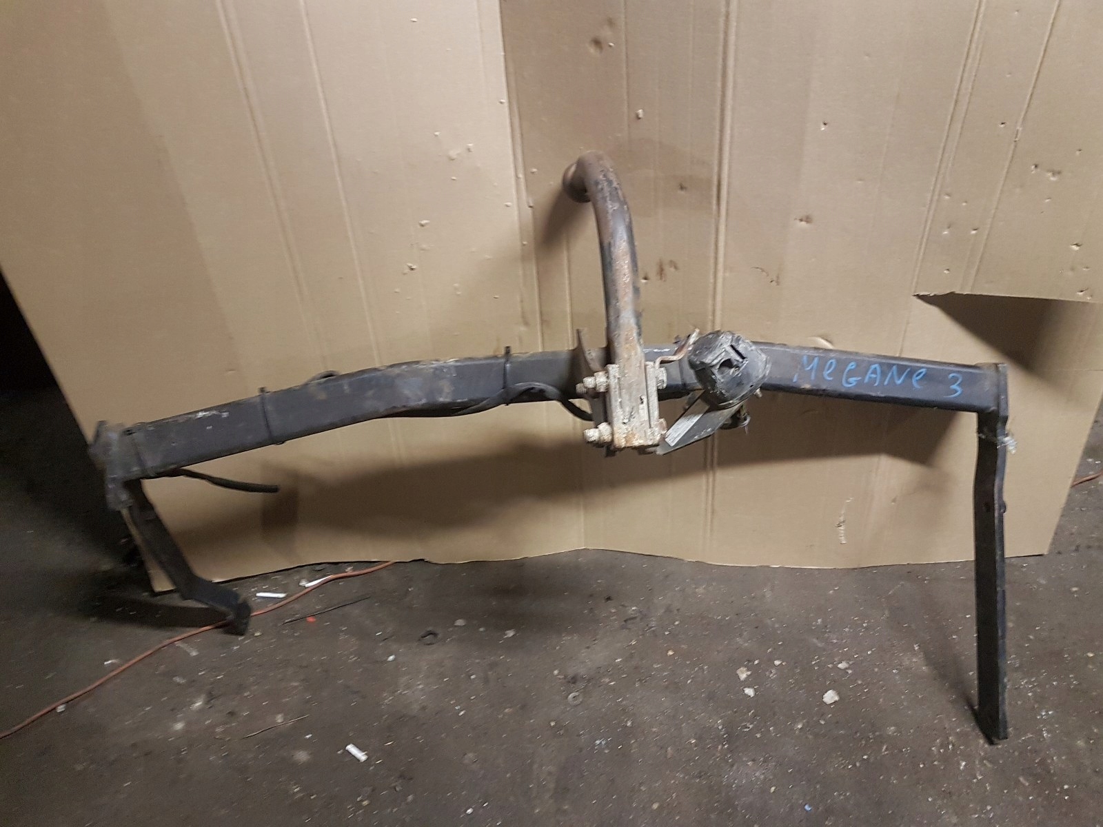 HAK HOLOWNICZY BELKA RENAULT MEGANE III