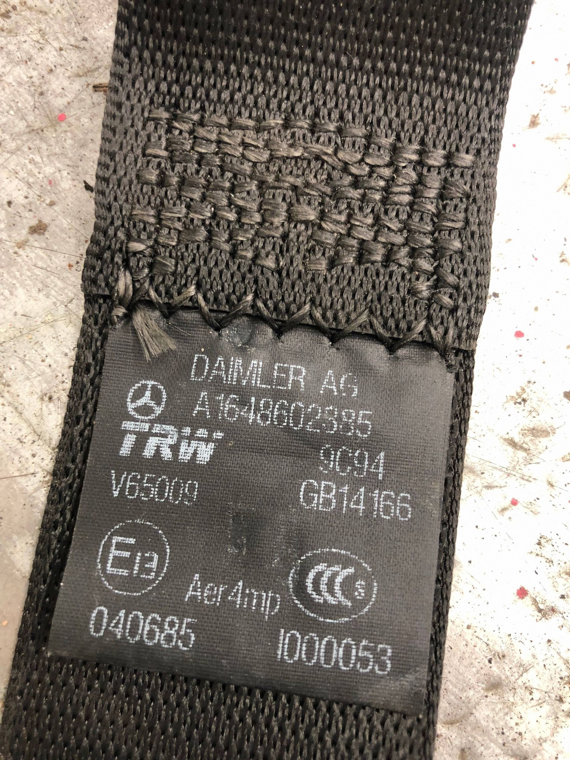 Gurten Sicherheits links heck MERCEDES ML W164 A1648602385