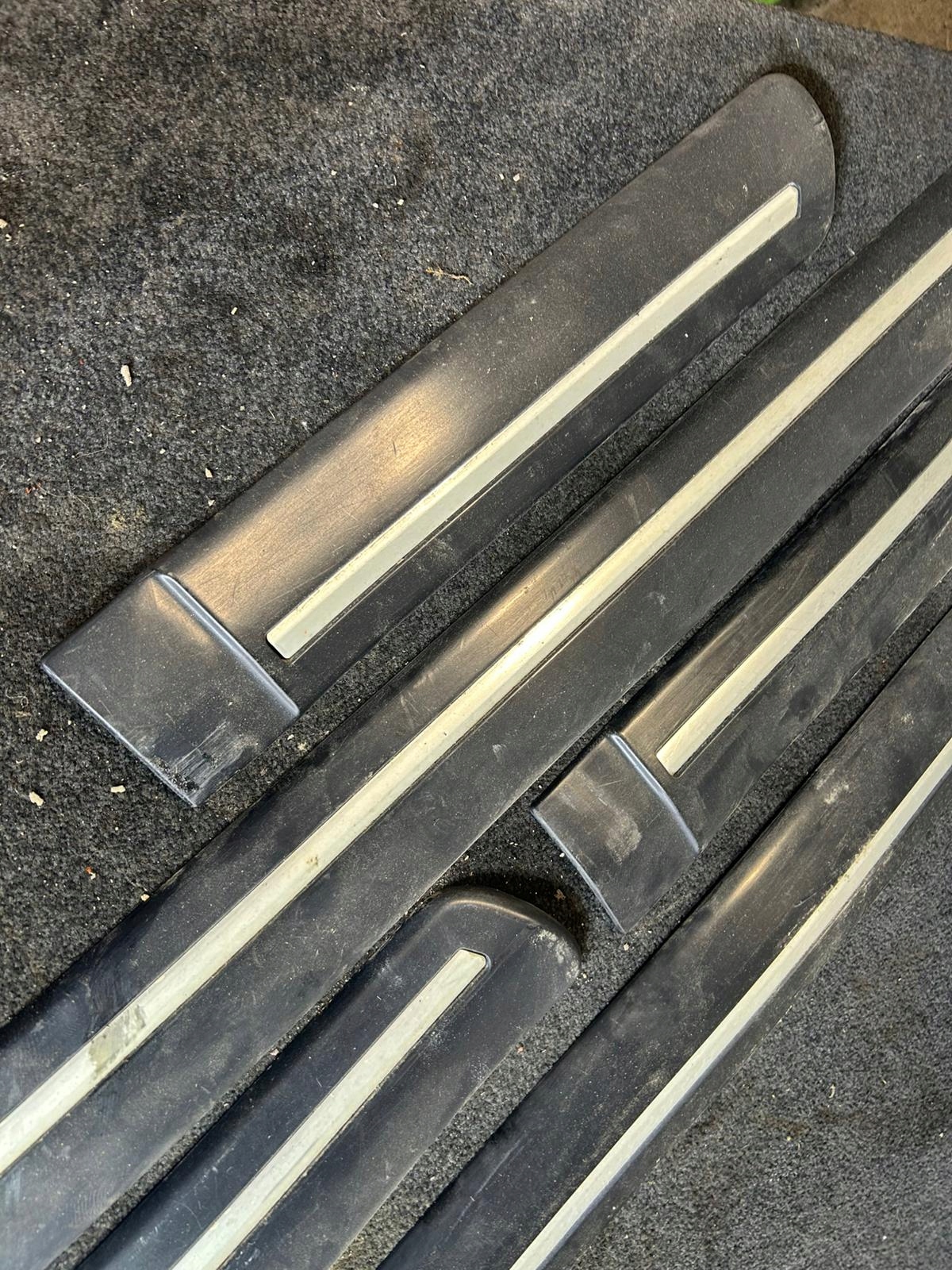 молдинг двери LAND ROVER Discovery 2 II