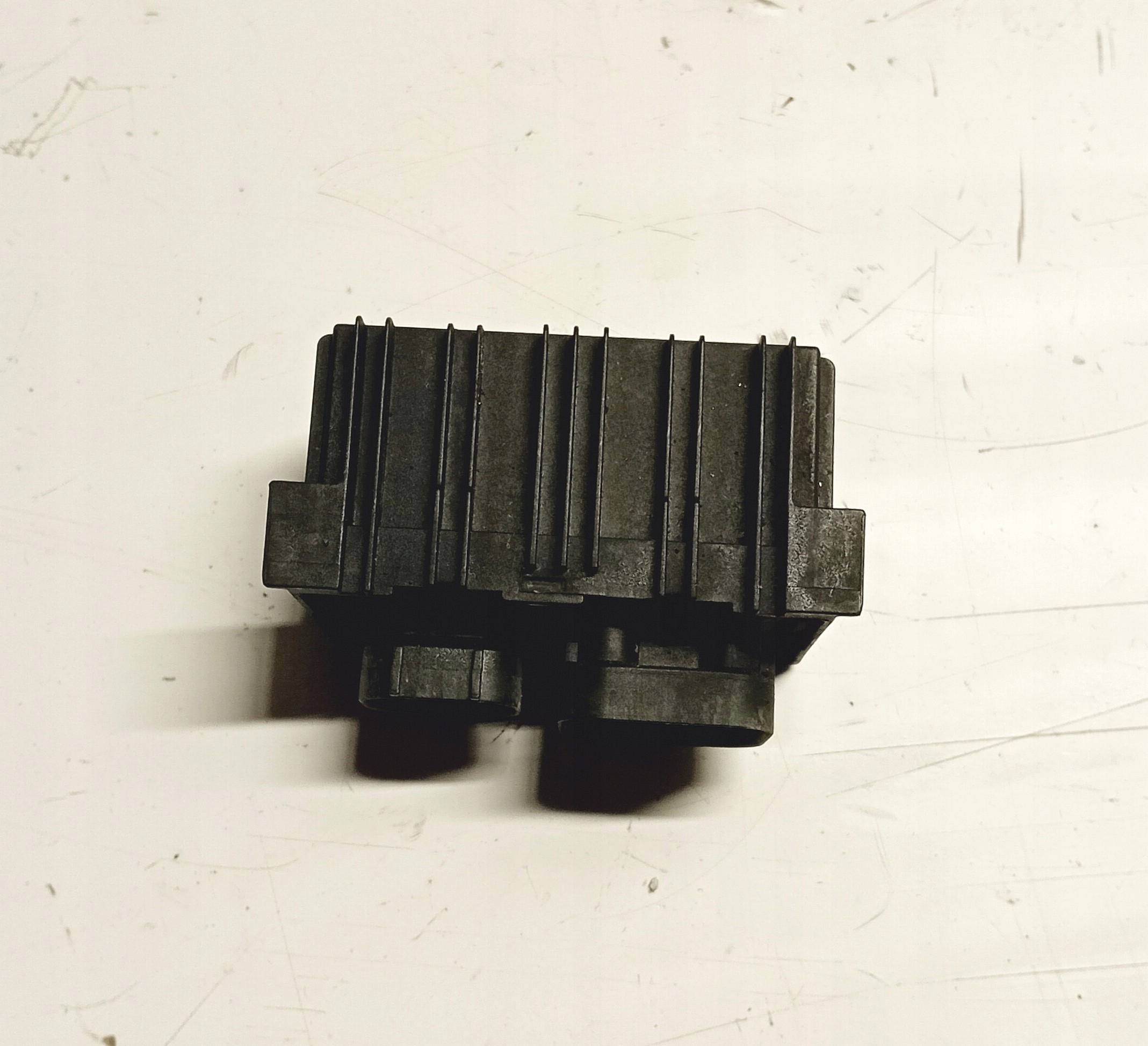 relay OPEL ASTRA J MERIVA B 1.7 CDTI 55557761