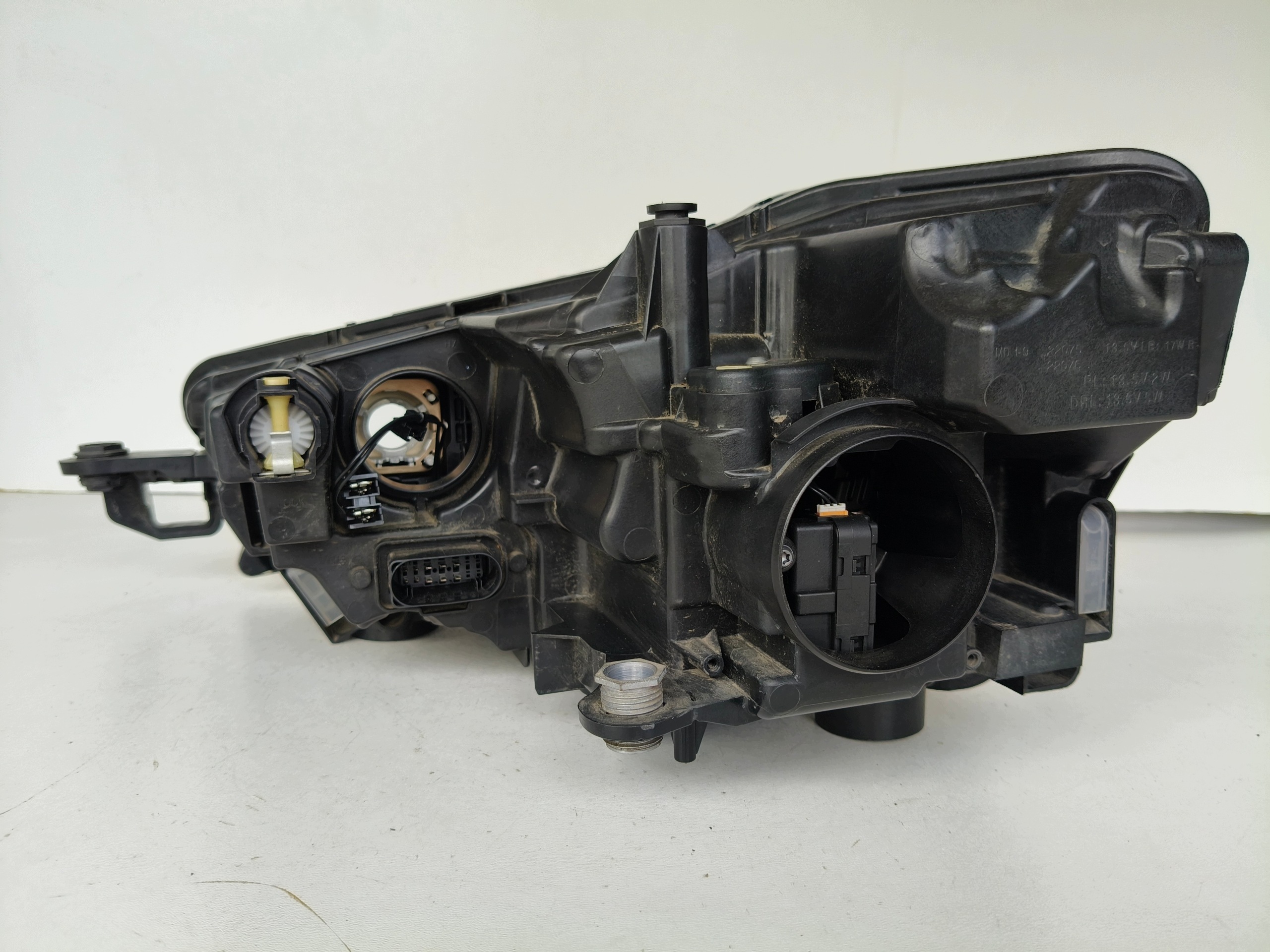 light right REFLEKTOR SKODA SCALA 657 18- LED