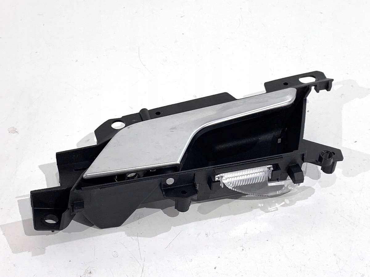 ручка двери внутренняя Audi A4 B9 универсал 8W0837020A