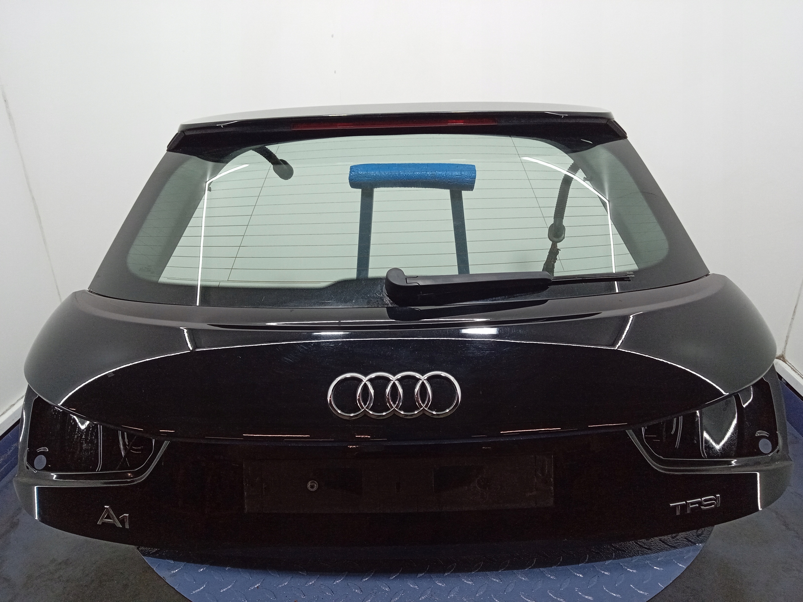 AUDI A1x 10-18 КРЫШКА БАГАЖНИКА ЗАД. ЗАДНЯЯ Ly9b