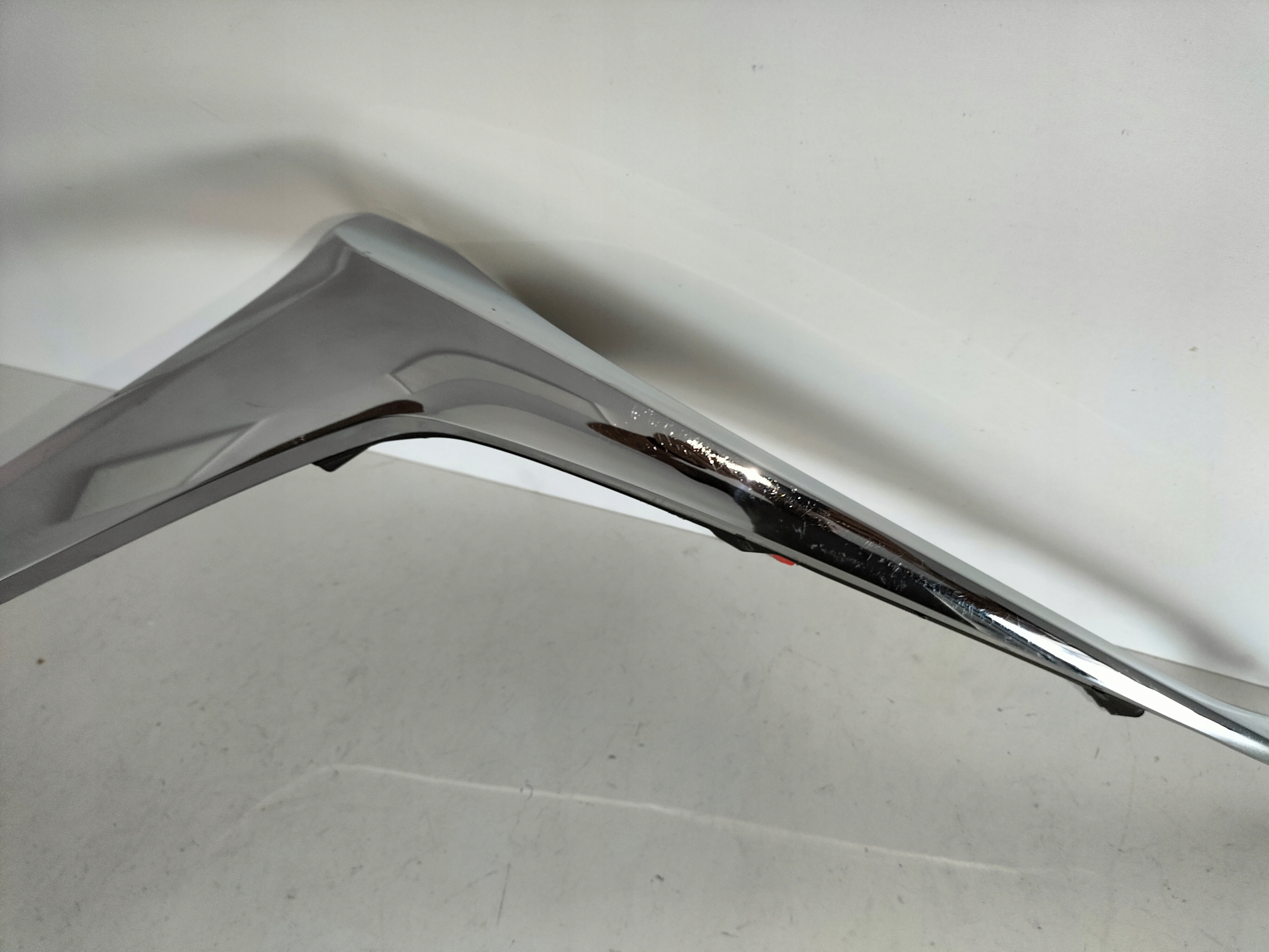 moulding grille grilla chrom left MAZDA 2 LIFT 19