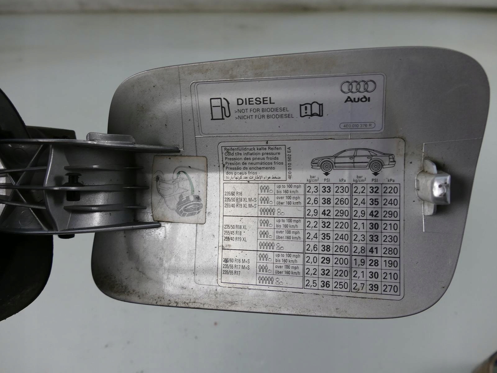 AUDI A8 D3 LIFT Tankklappe des Kraftstoffsbehälters LY7W