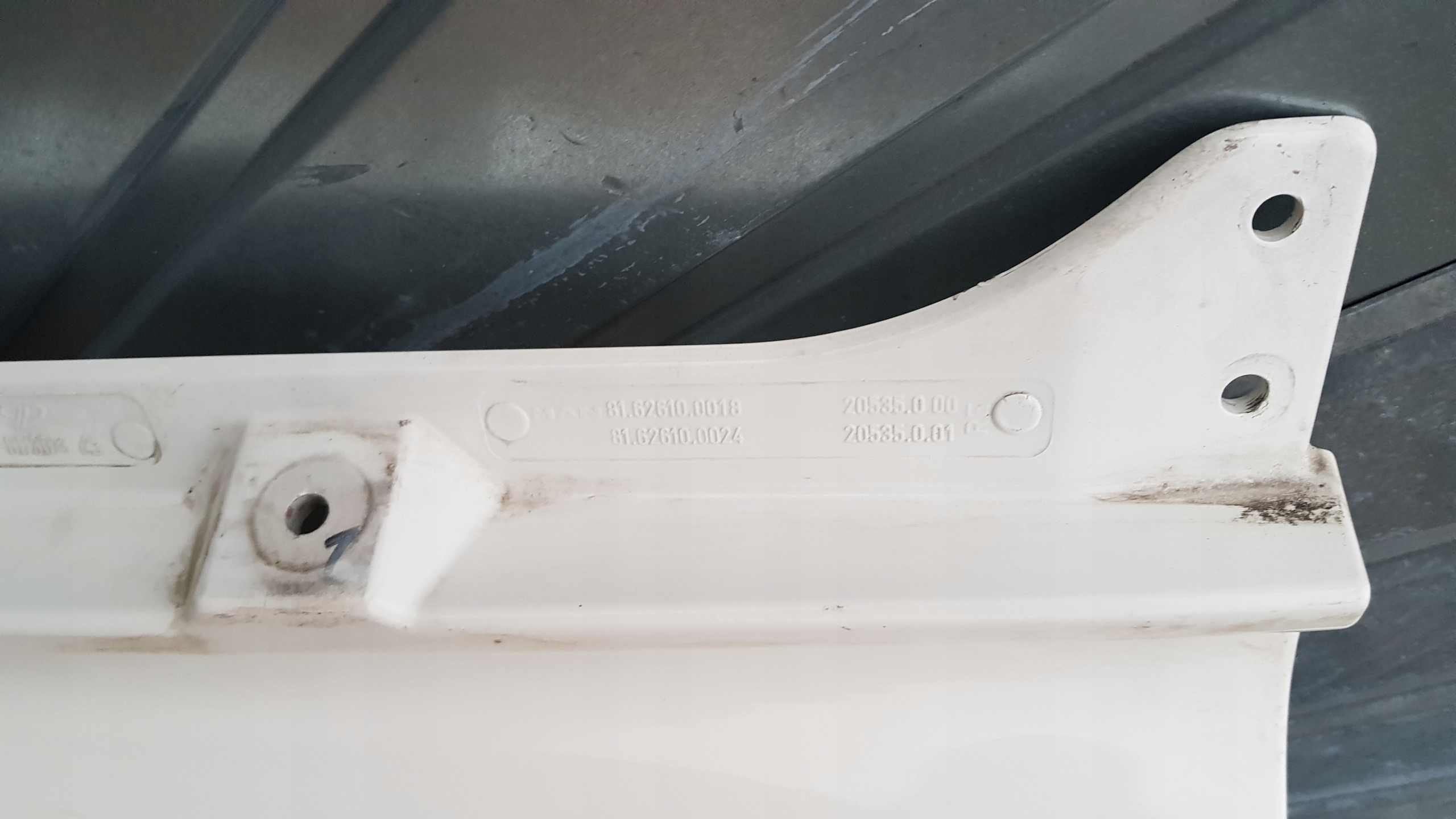 MAN TGX PRZEDLUZENIE door right front