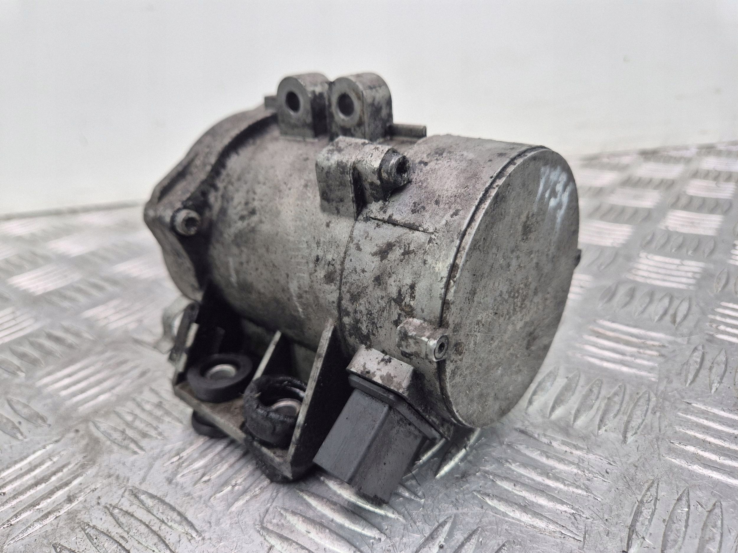BMW 3 E90 E91 330i water pump 7545201 N52B30AF