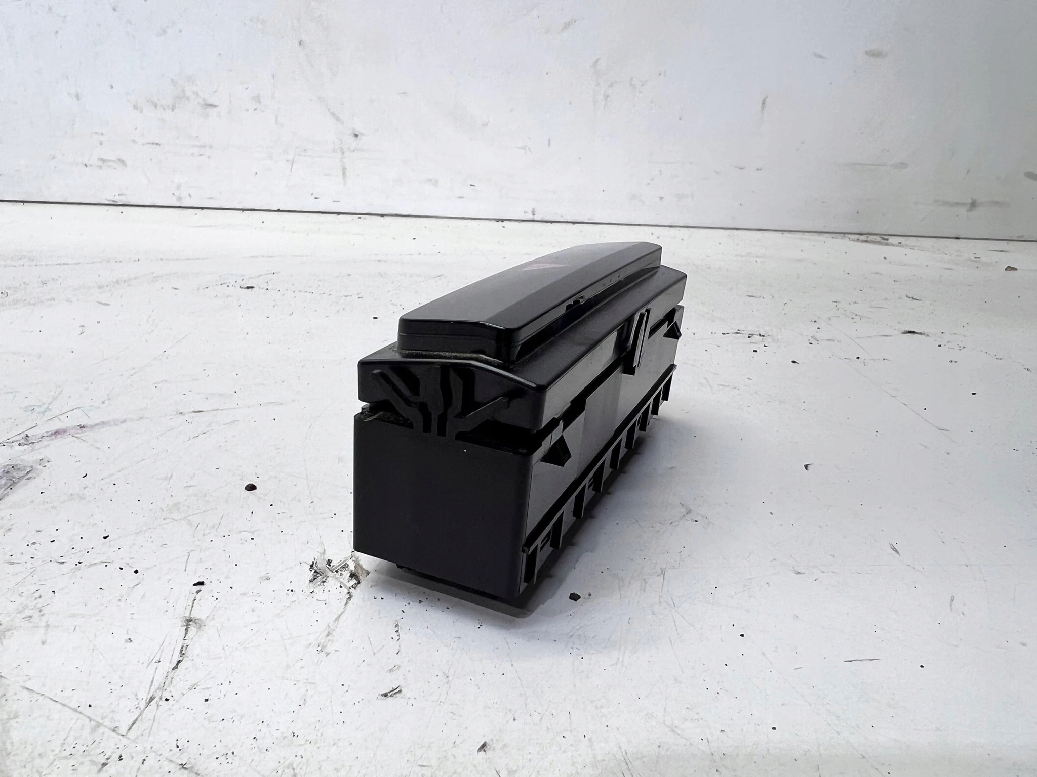 switch WIELOFUNKCYJNY AUDI Q4 E-TRON 85E925301P