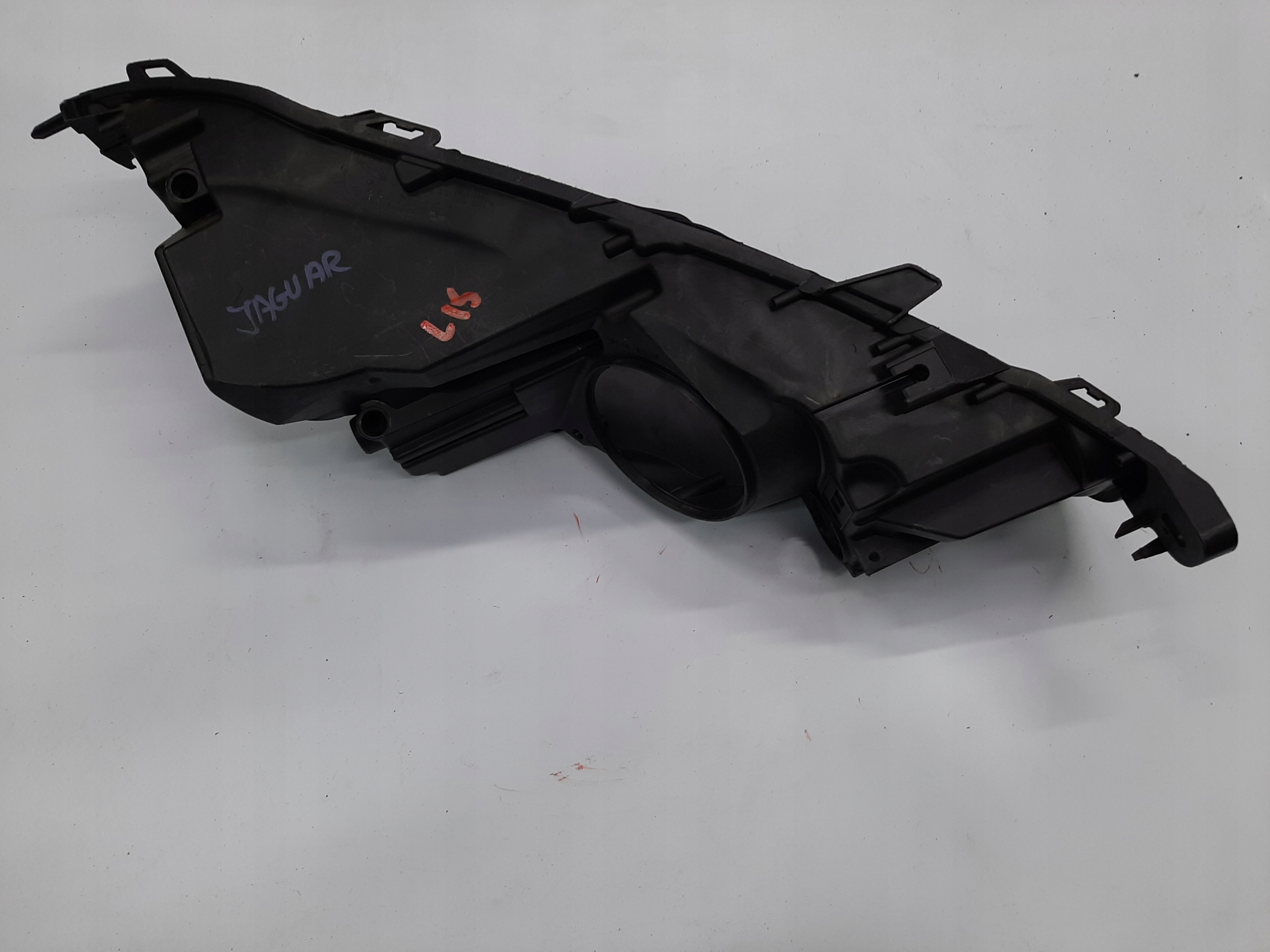 JAGUAR XF F-PACE 2015- OBUDOWA PUSZKA REFLEKTORA LEWA Numer katalogowy części JAGUAR XF F-PACE 2015-