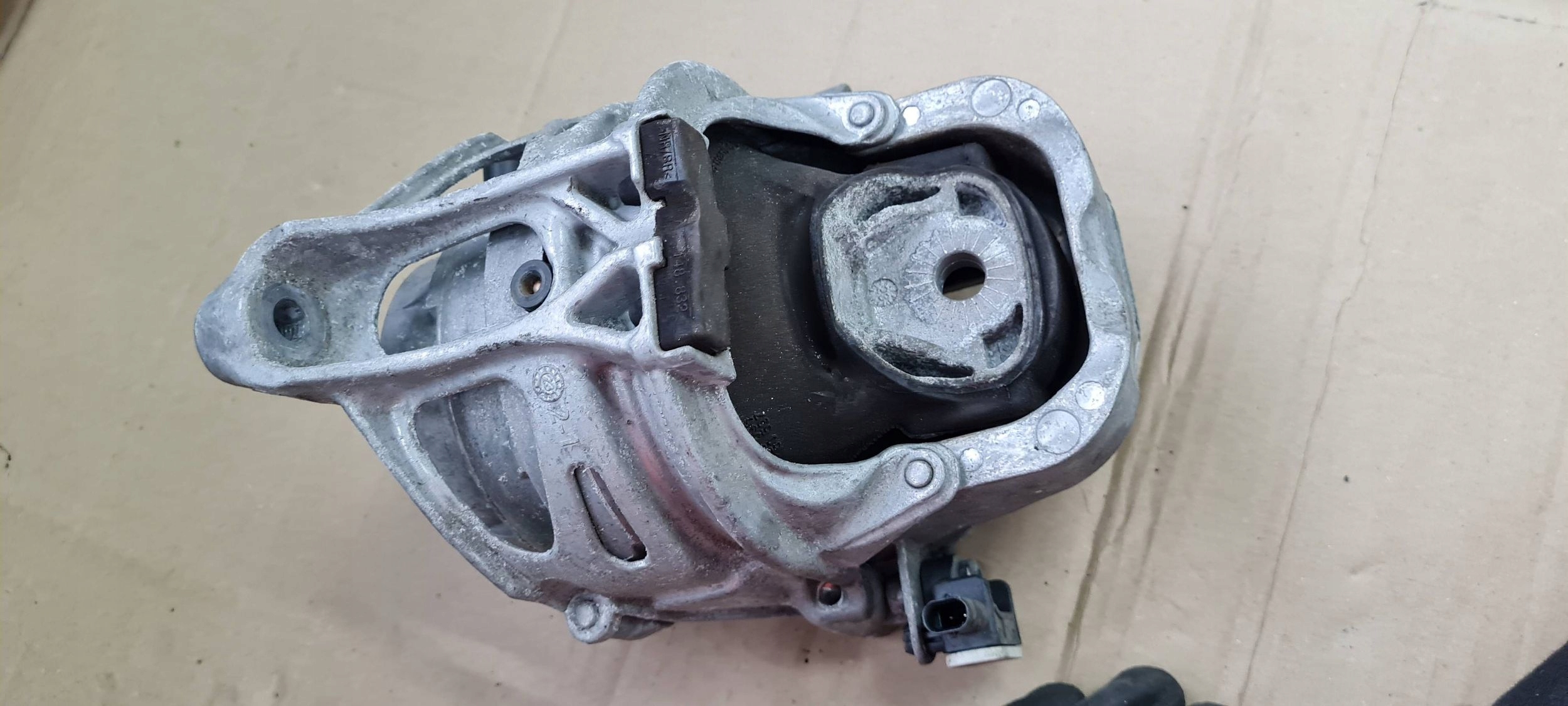 A6 C8 4K engine mount right front 2.0 TFSI HYBRYD 4M0199256BK A7 4K