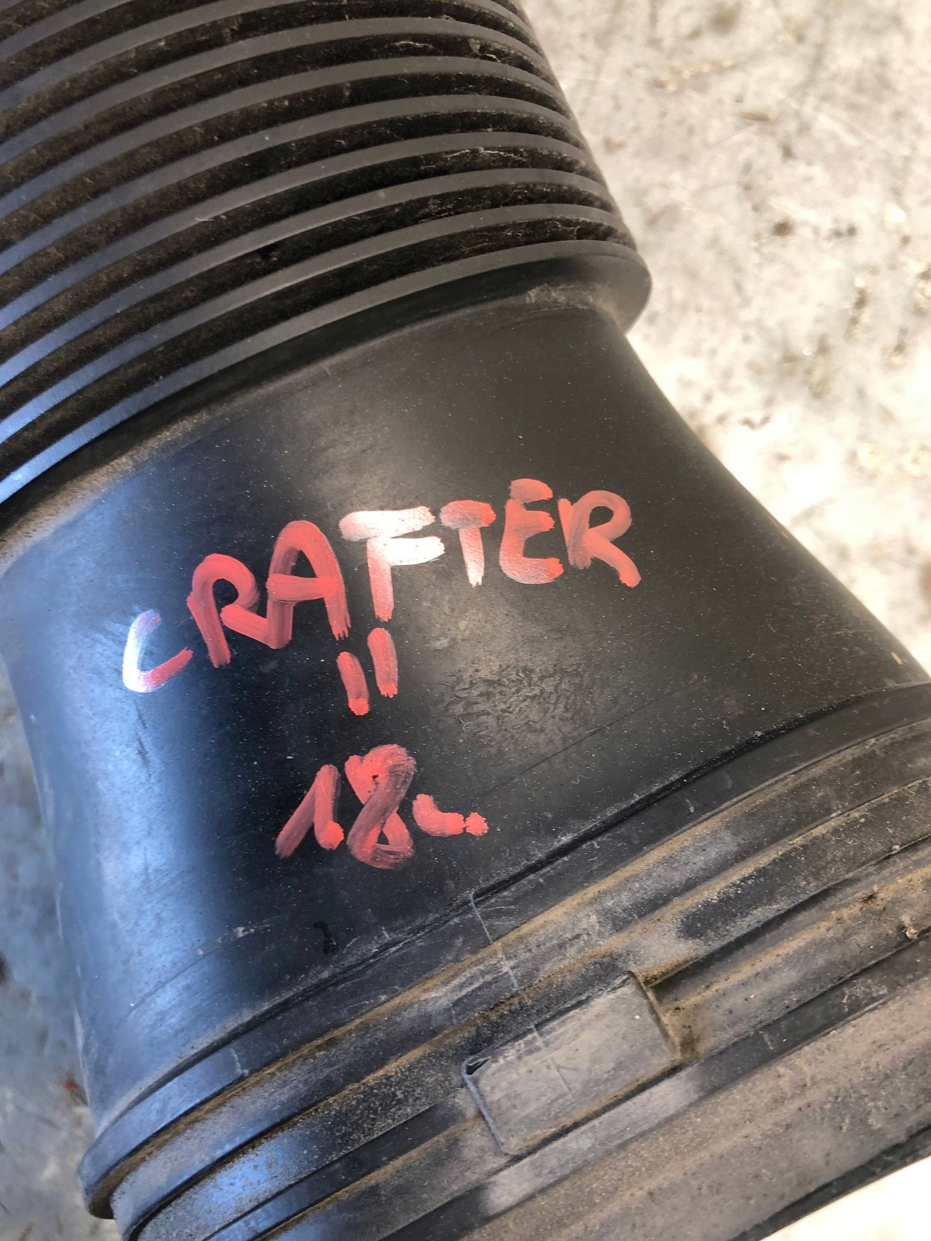 pipe air hose VW CRAFTER II 7C MAN TGE 2N0129618