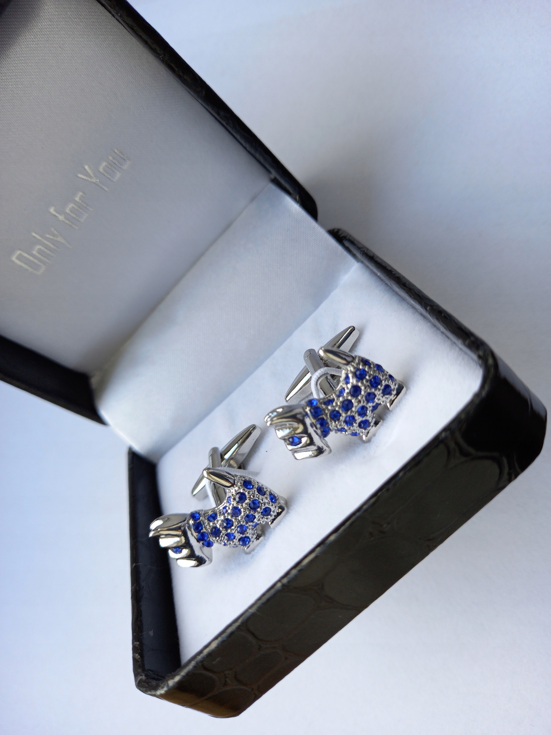 Stříbrné manžetové knoflíčky pejsek se zirkony