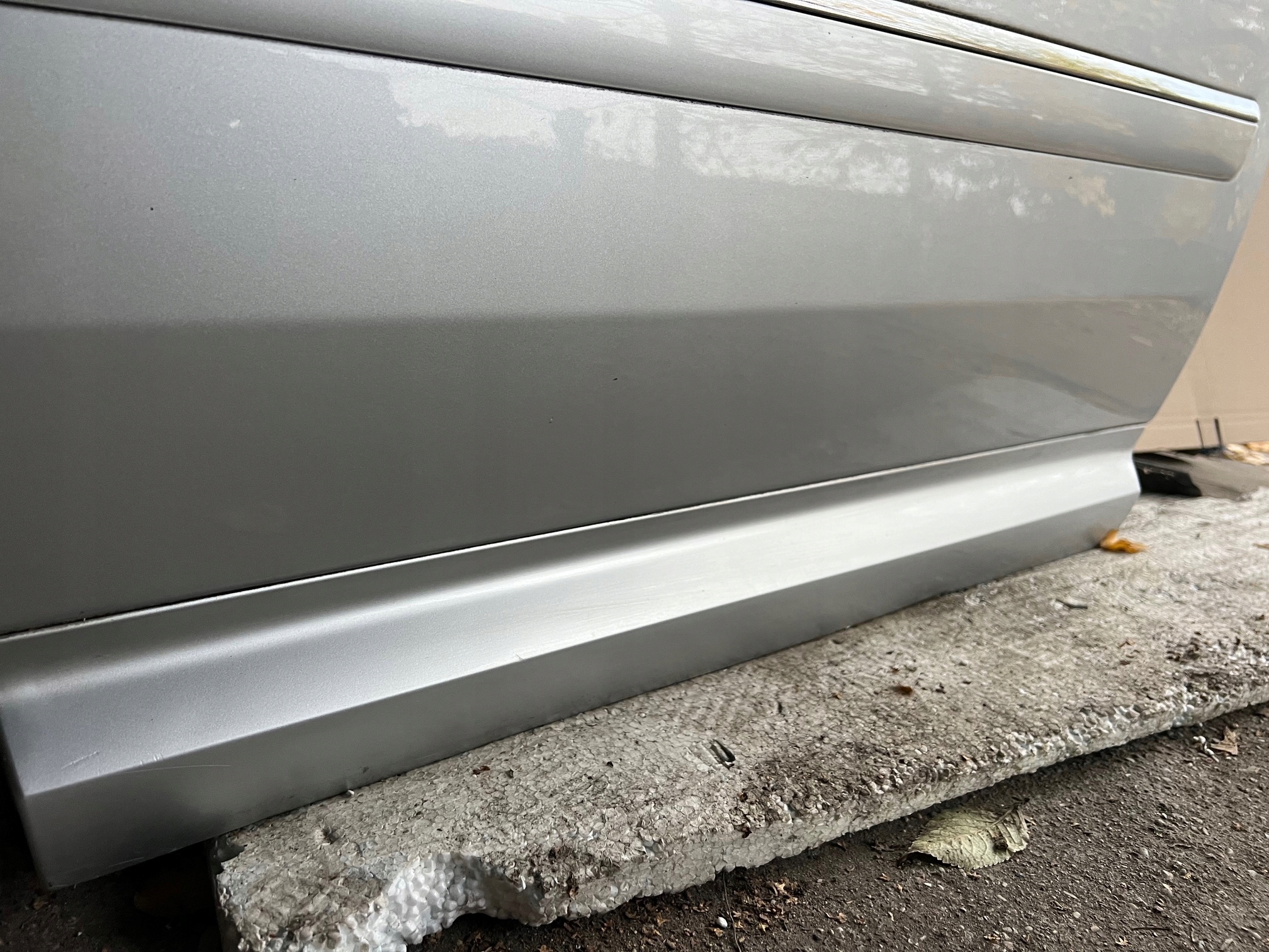 AUDI A8 D3 door left rear. left rear part KROTKIE LY7W