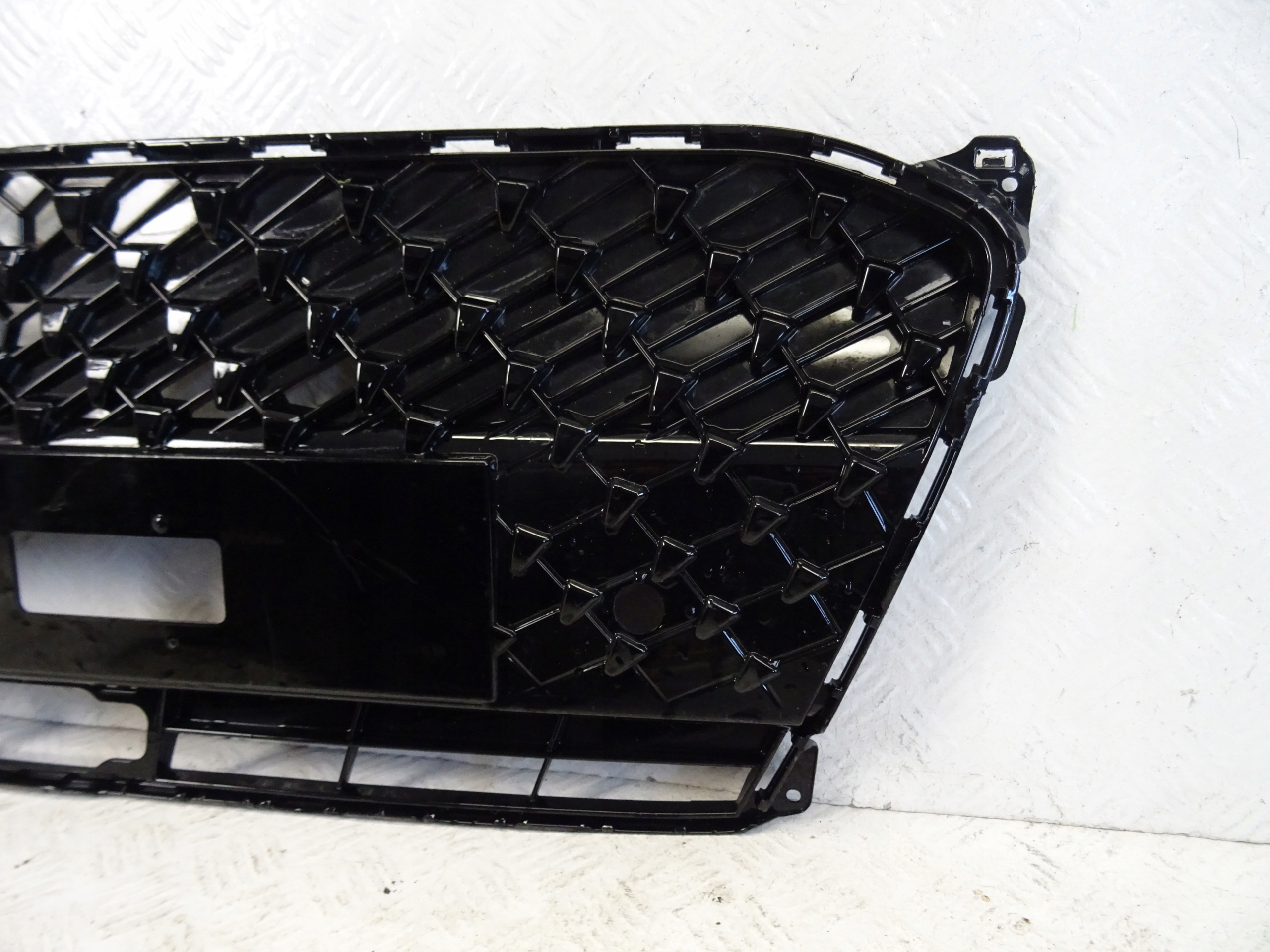 grill grille front front TOYOTA AYGO X CROSS 53111-0H140