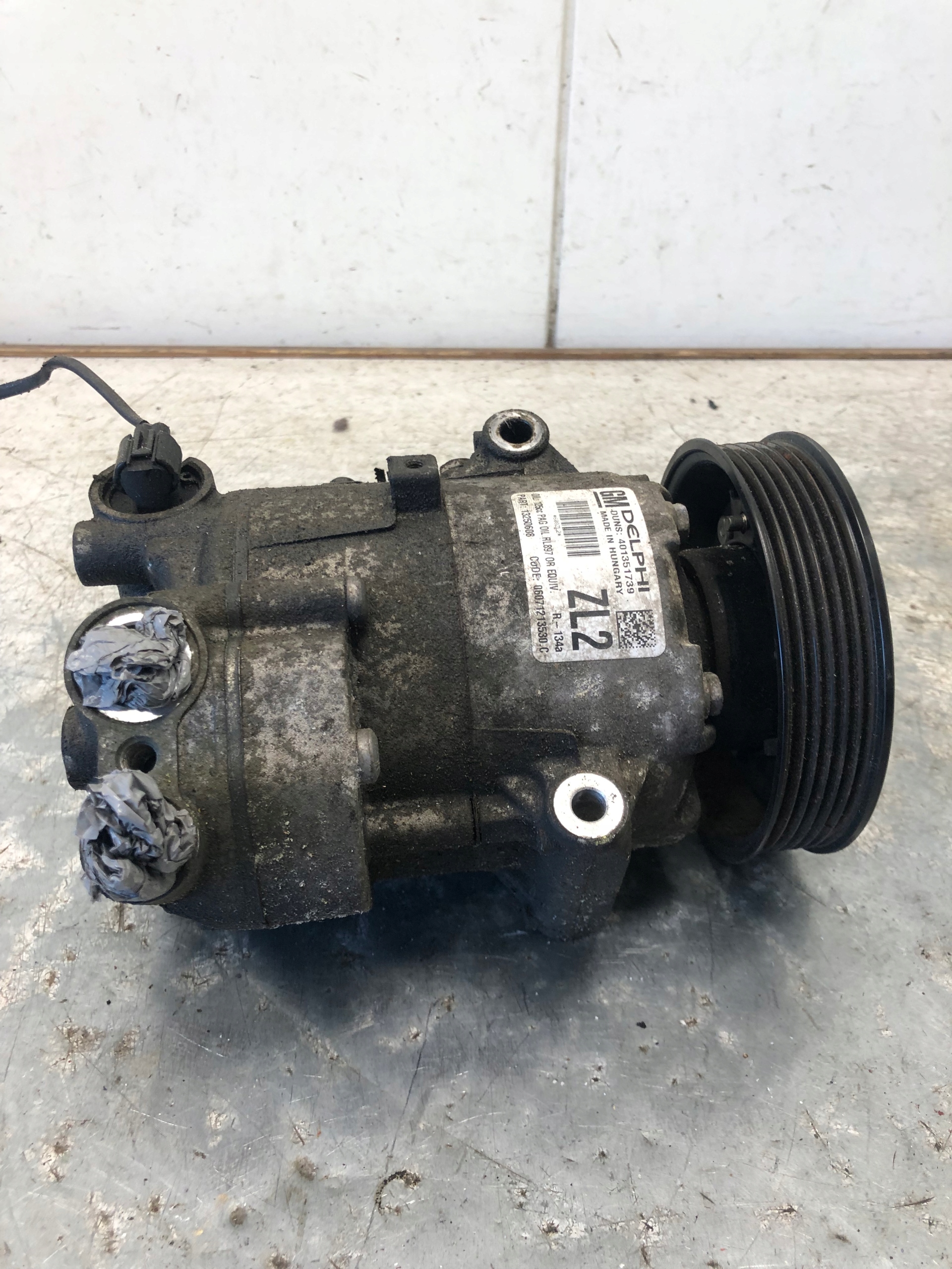 compressor compressor; of the air conditioning OPEL MERIVA B 13250608