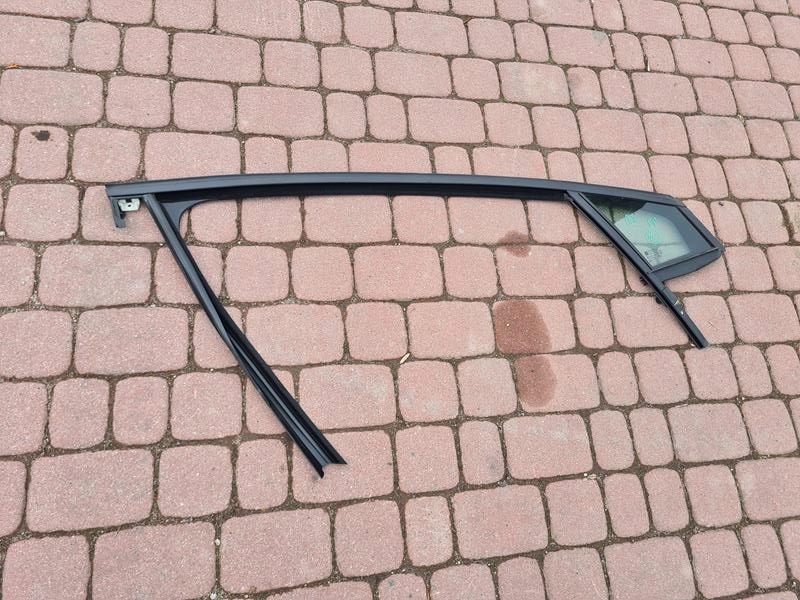 gasket zgarniacz window front Astra K 2021r
