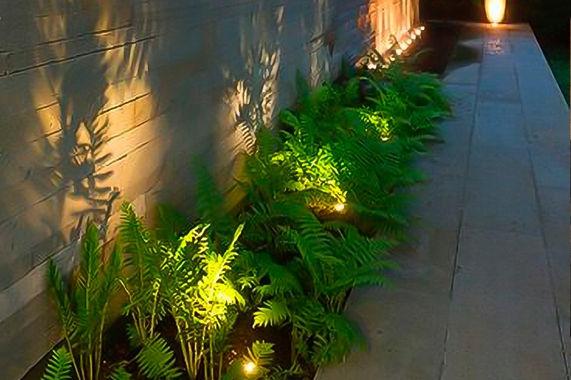 KOLOROWA ŻARÓWKA LED RGB +WW E27 9W CCT ŚCIEMNIALNA ZMIENIA KOLORY PILOT Moc 9 W