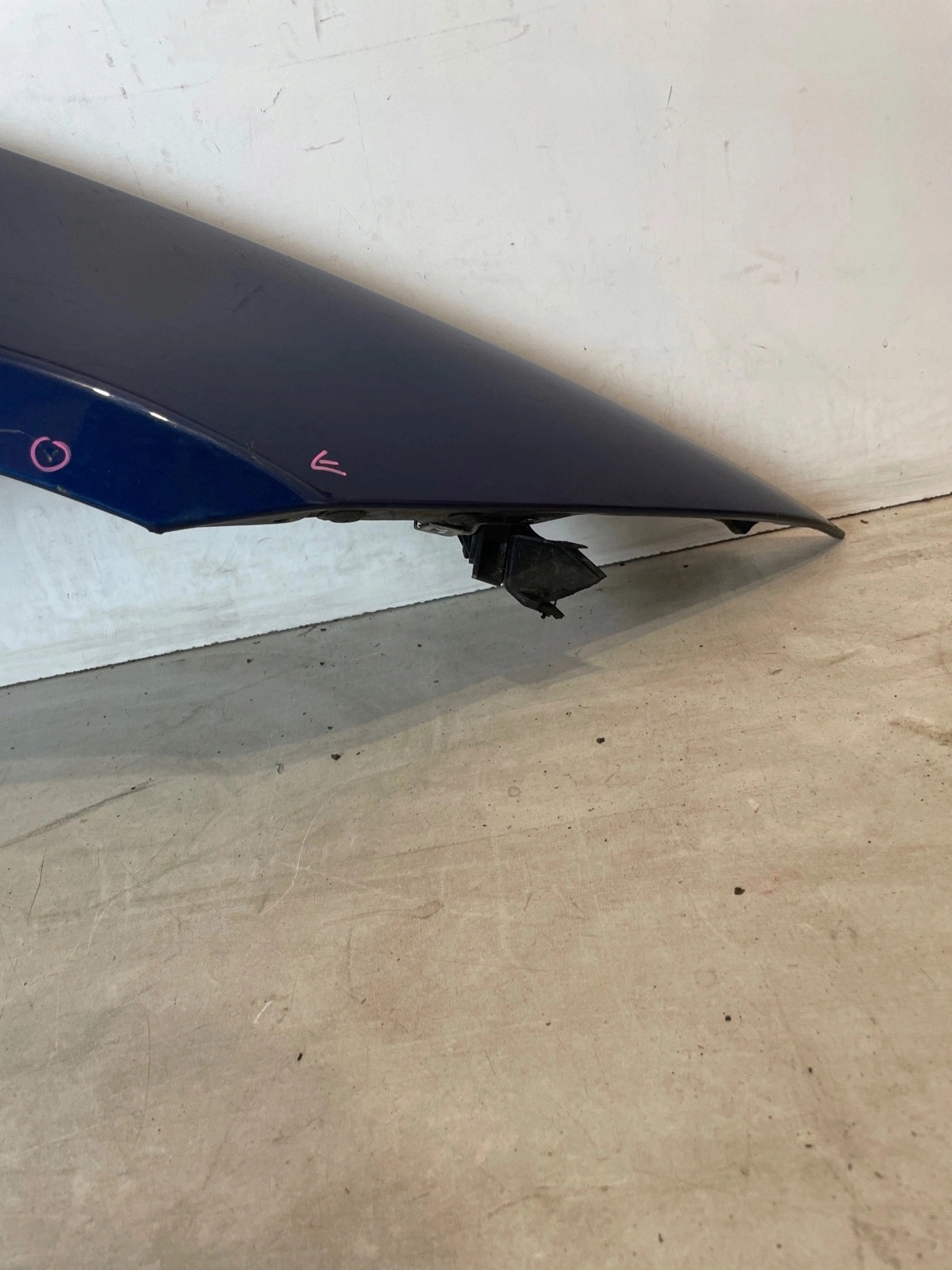 fender front front right BMW 3 E90 E91 LCI Lift Lemans Blau