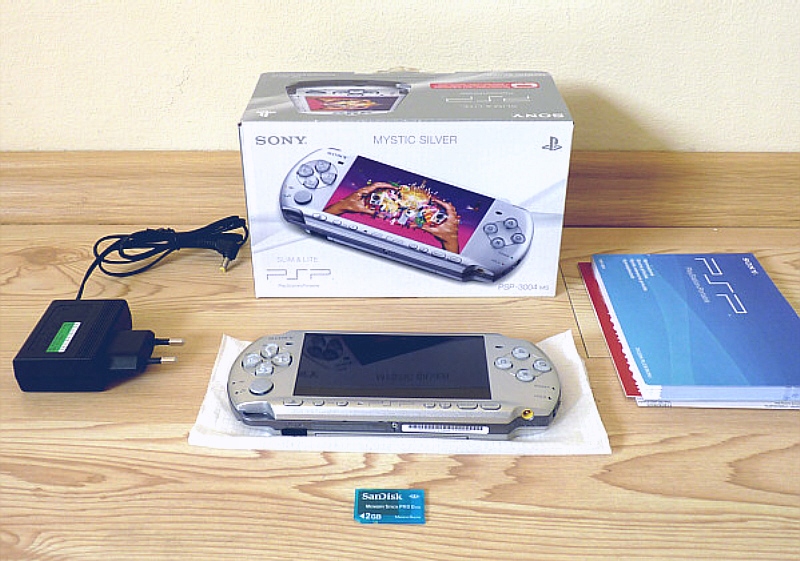 NOWA PSP 3004 SLIM SILVER + GRATISY + GWAR + GRY !! EAN (GTIN) 711719242031