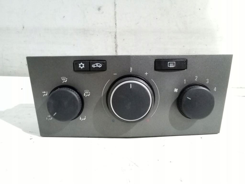Opel Astra H III 3 panel BOCCHETTE 13201300