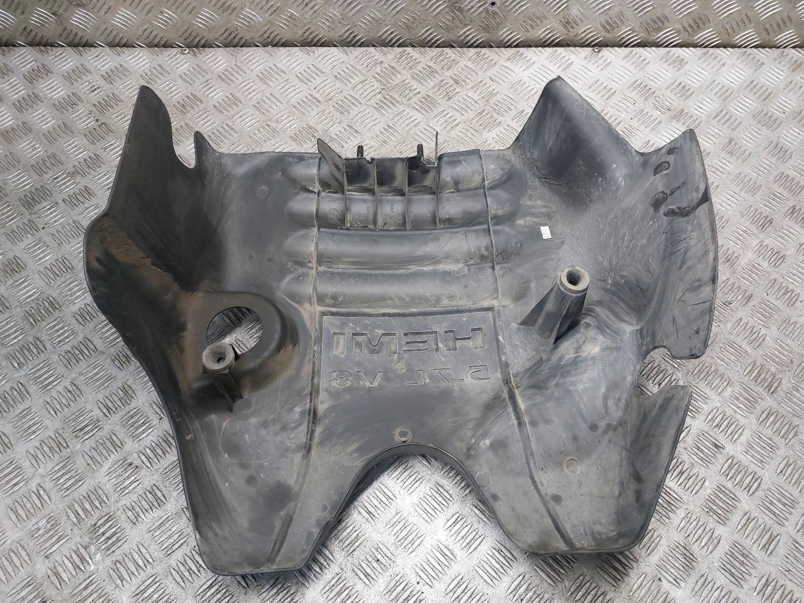 motor cover upper RAM 1500 and LIFT 5.7 HEMI 68038749AF