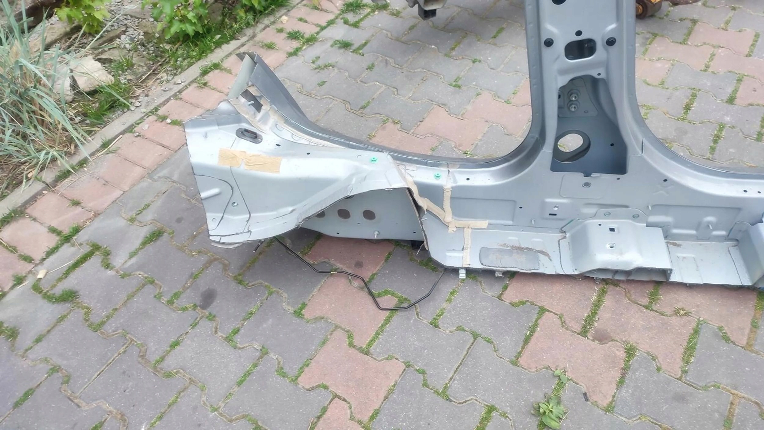 Alfa Romeo Giulia 2021 left side threshold pillar