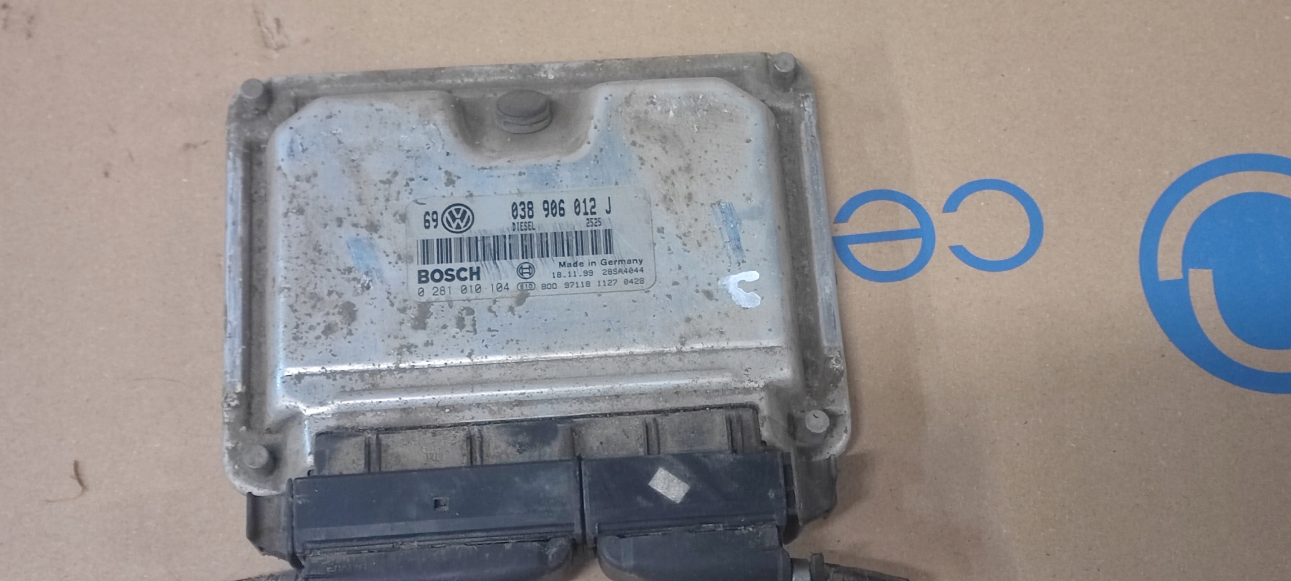 GOLF IV 4 BORA NEW BEETLE control unit computer of the engine 038906012J 1.9 SDI