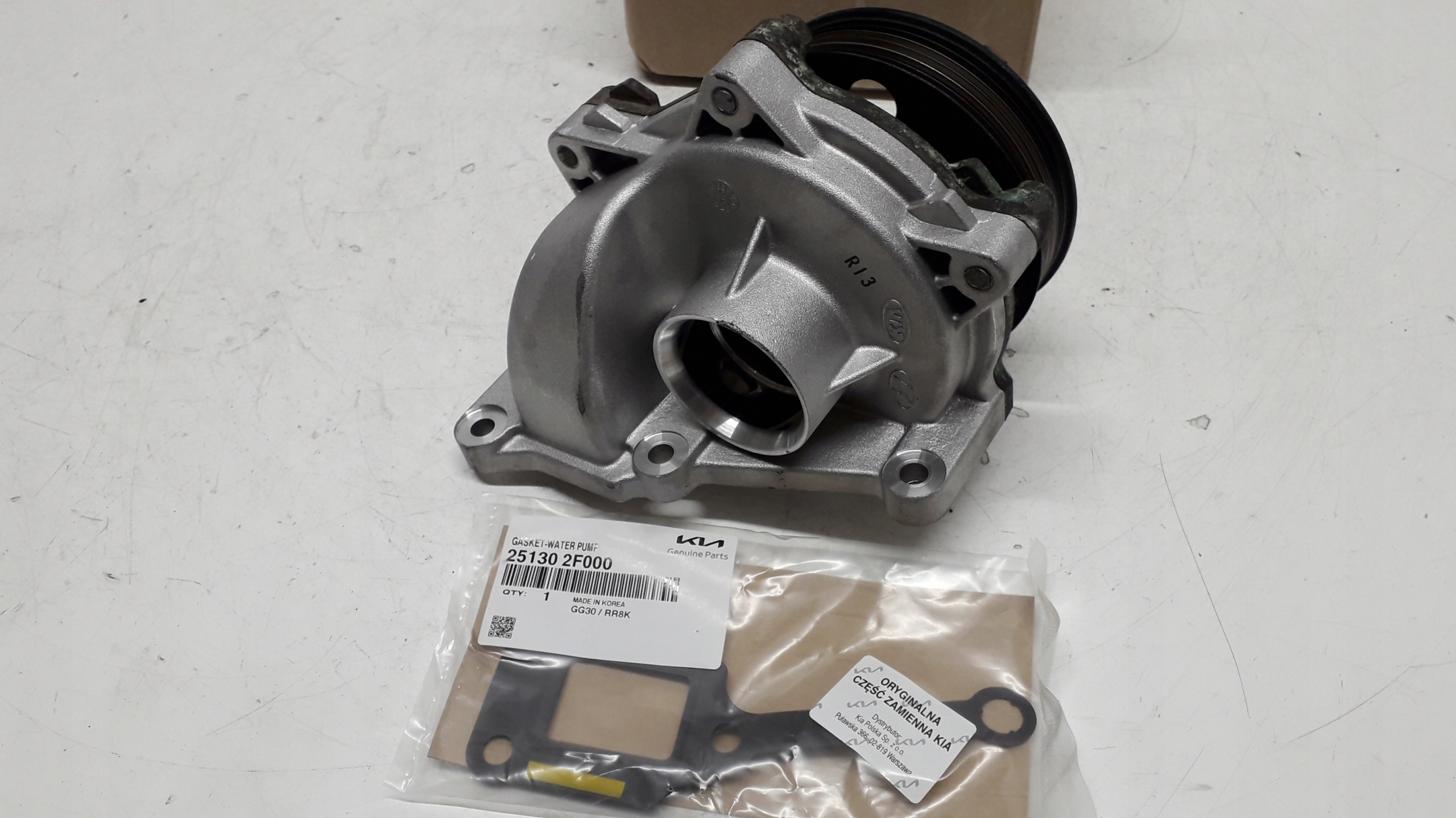 KIA 2.0 2.2 CRDI POMPA WODY 25100-2F800