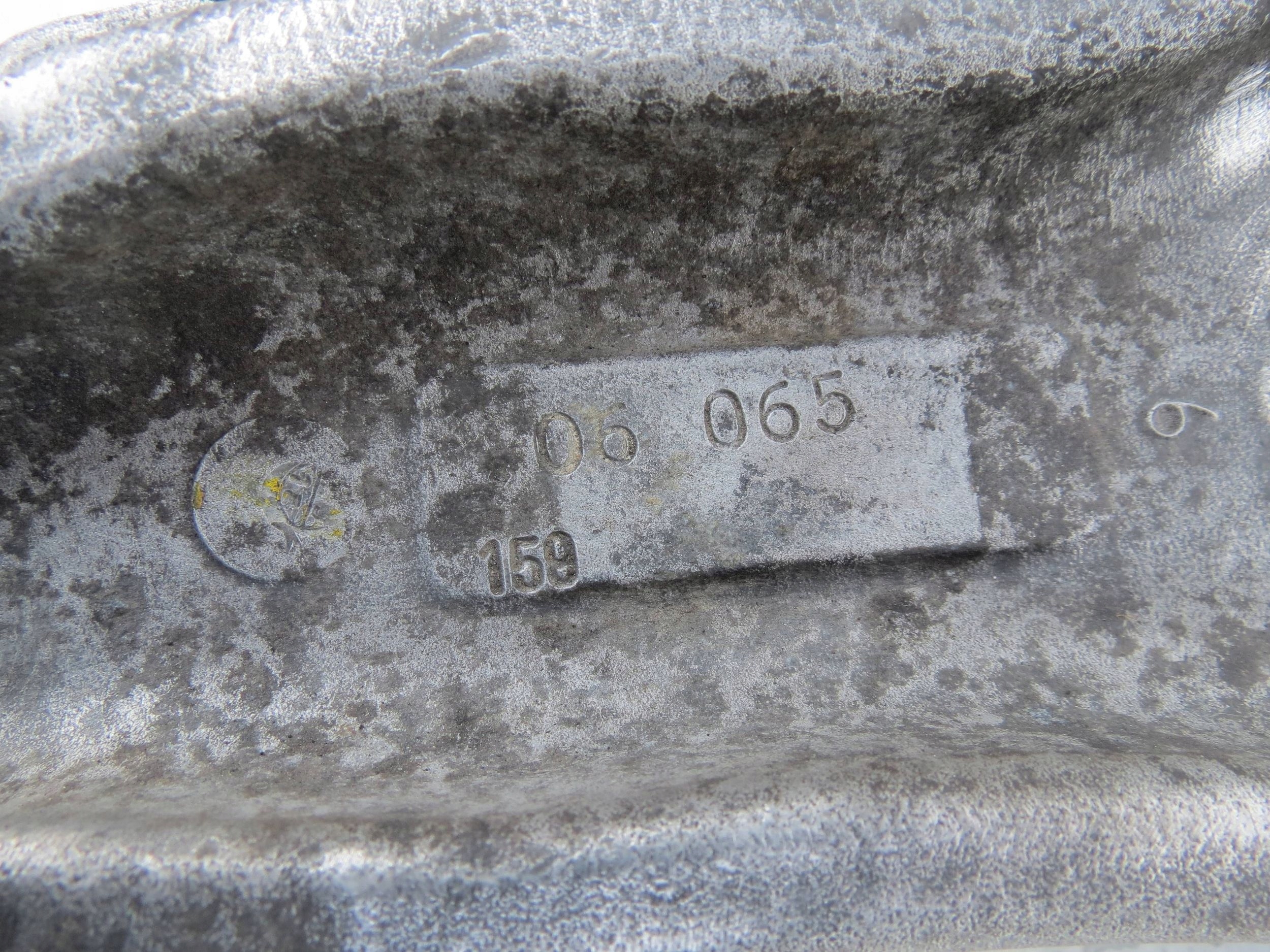 arm right front VOLVO XC70 II CROSS AWD 2.4D 185KM 2000-2007r 08646376