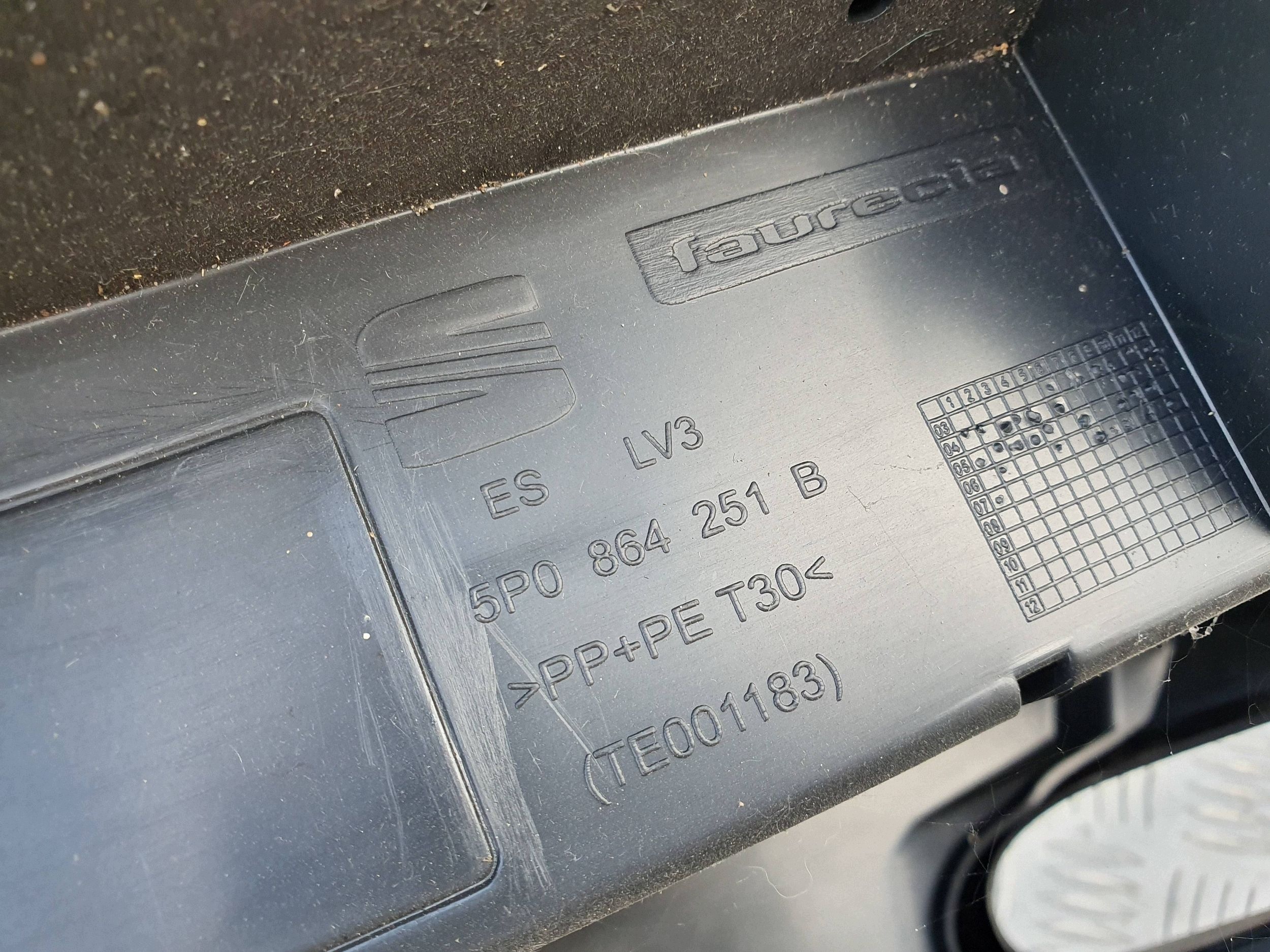 TUNEL central armrest 5P0864251B SEAT ALTEA XL