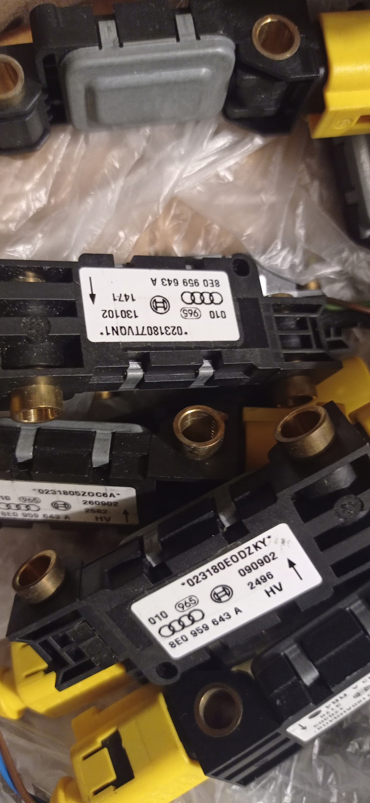 AUDI A4 B6 CZUJNIK UDERZENIA BOCZNEGO SENSOR PODUSZEK 8E0959643A