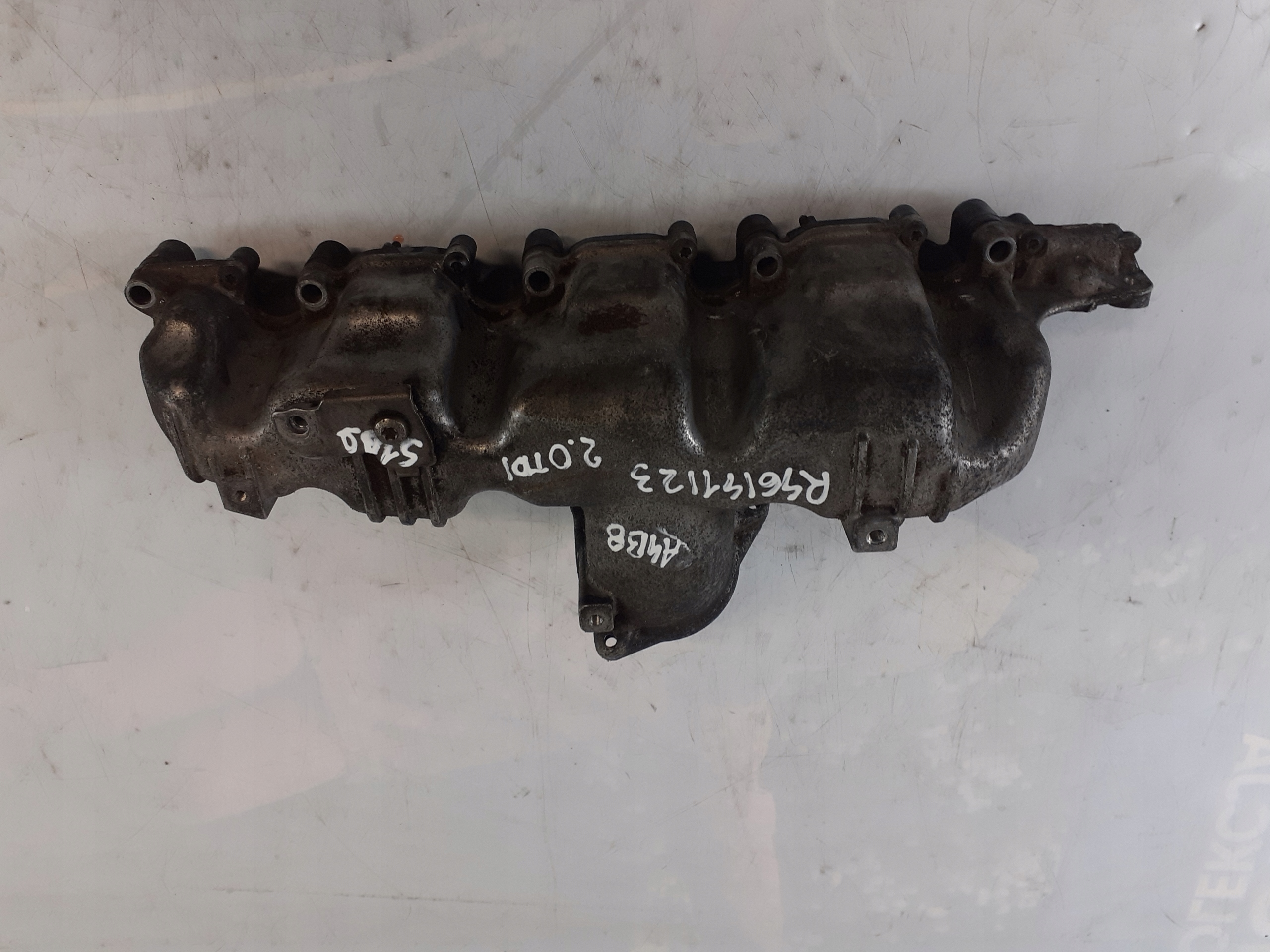 Audi A4 B8 intake manifold 2.0 TDI