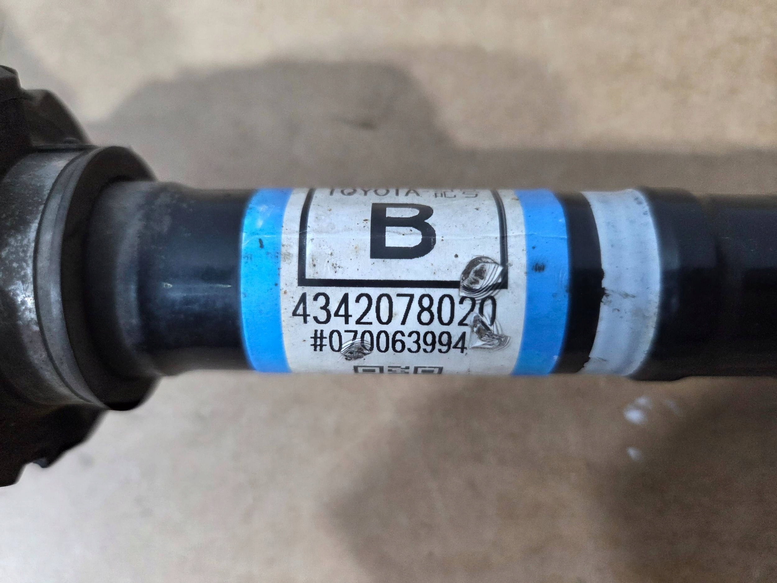 Lexus NX 300 H semi-axis front left 4342078020 (P714)