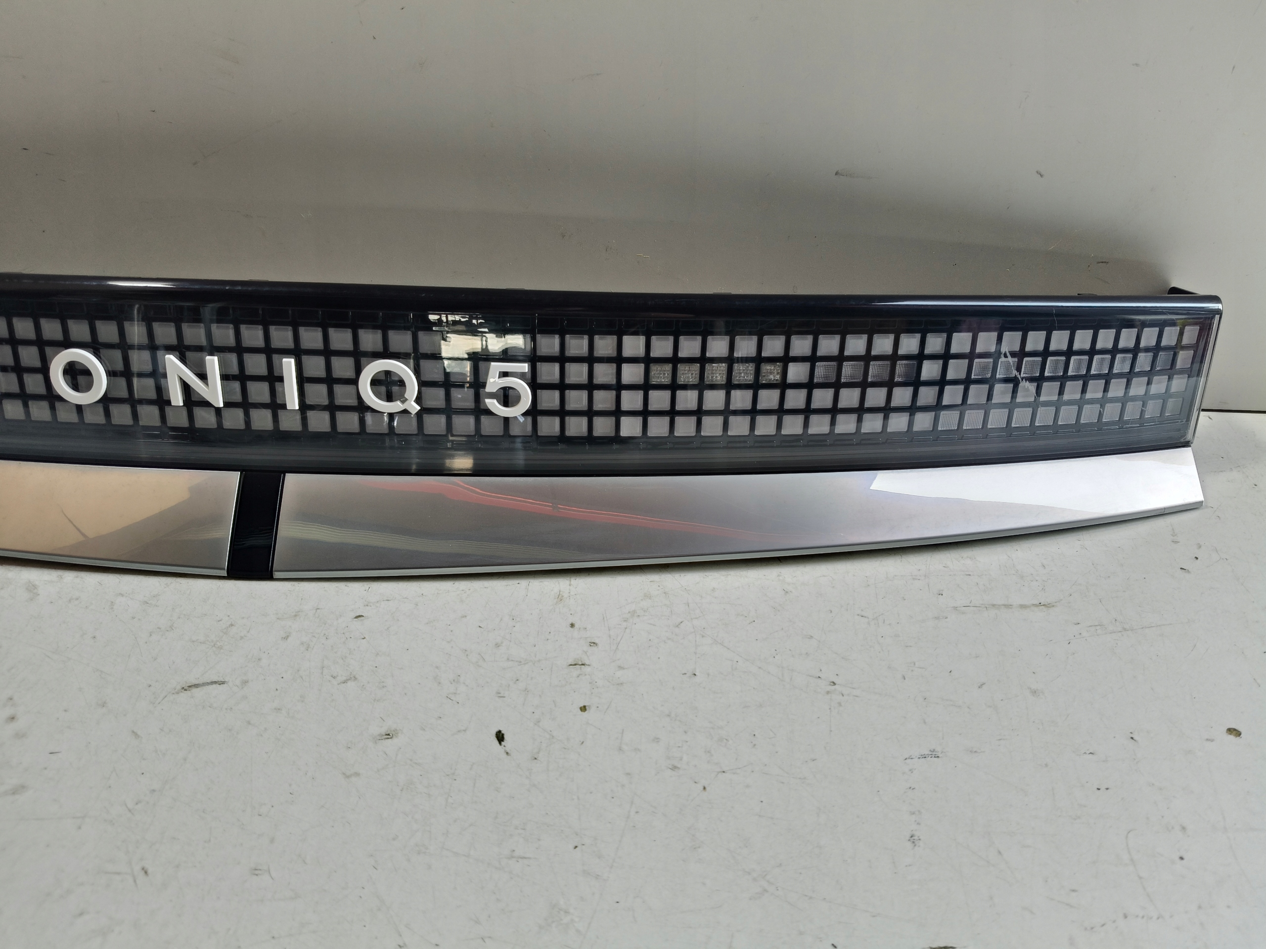 light rear cap bonnet HYUNDAI IONIQ 5 21- LED