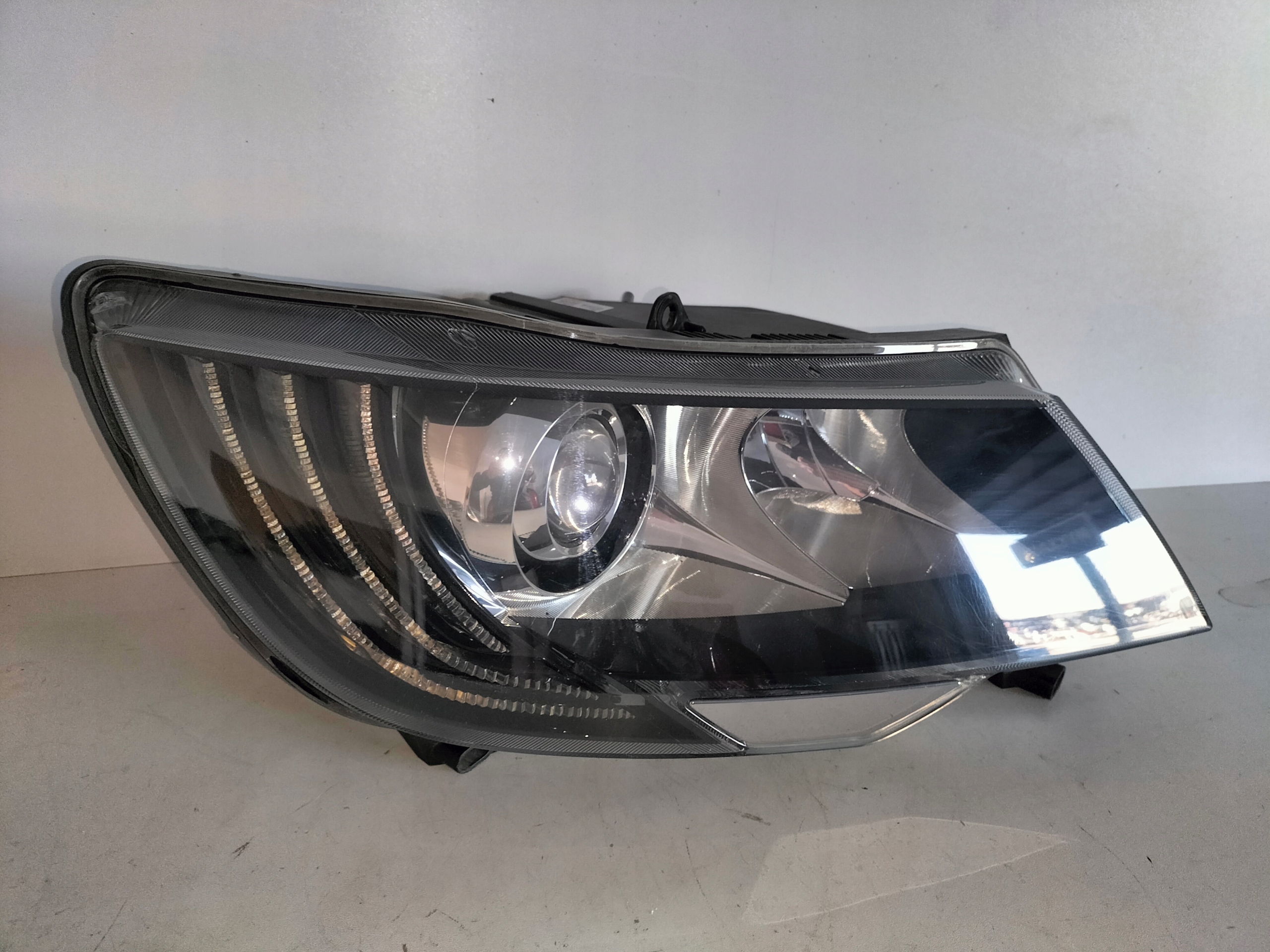 light front reflektor right SKODA SUPERB II LIFT 13-15 BI-XENON