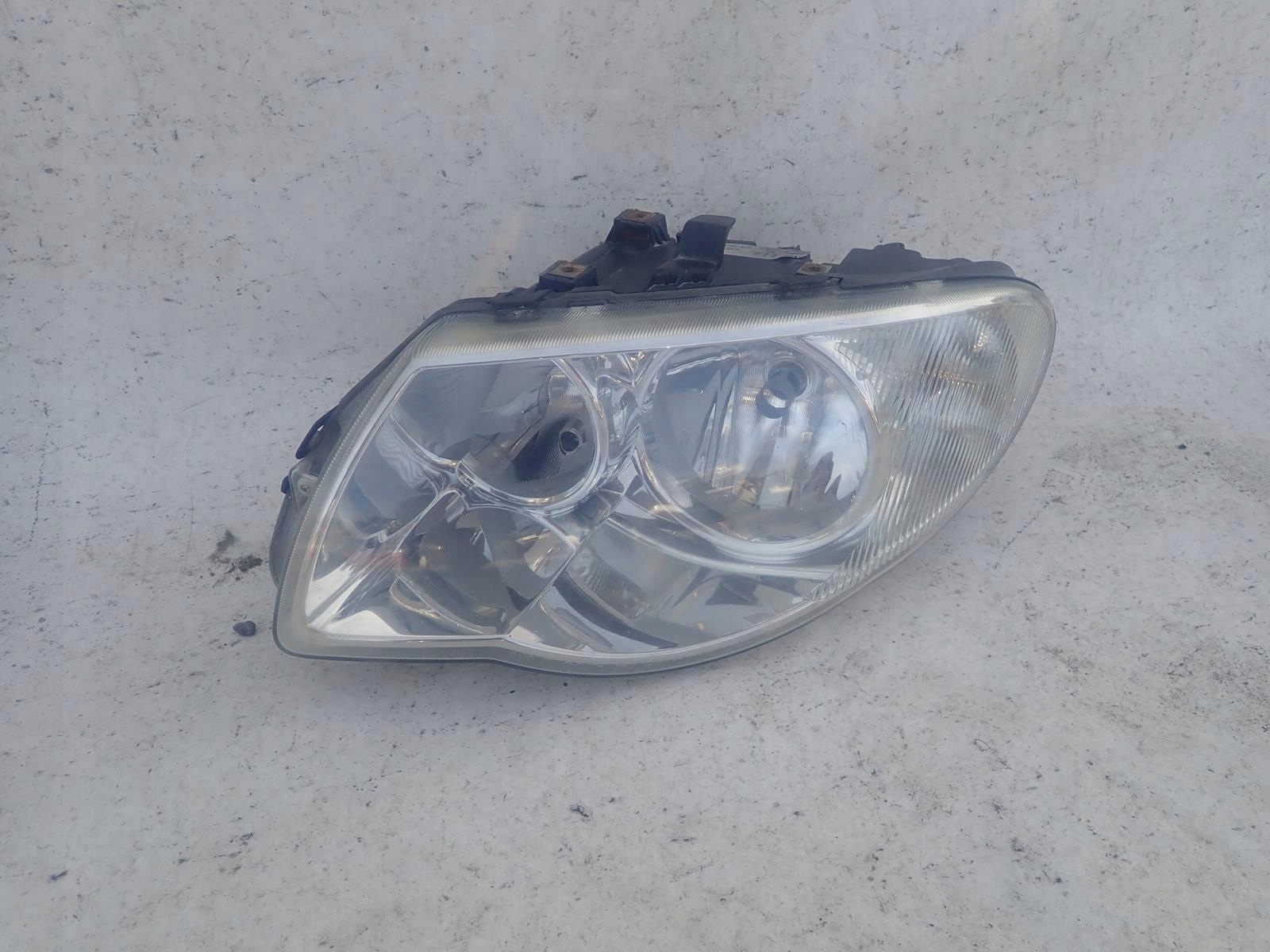 CHRYSLER VOYAGER IV 4 LIFT 05-07 light front left